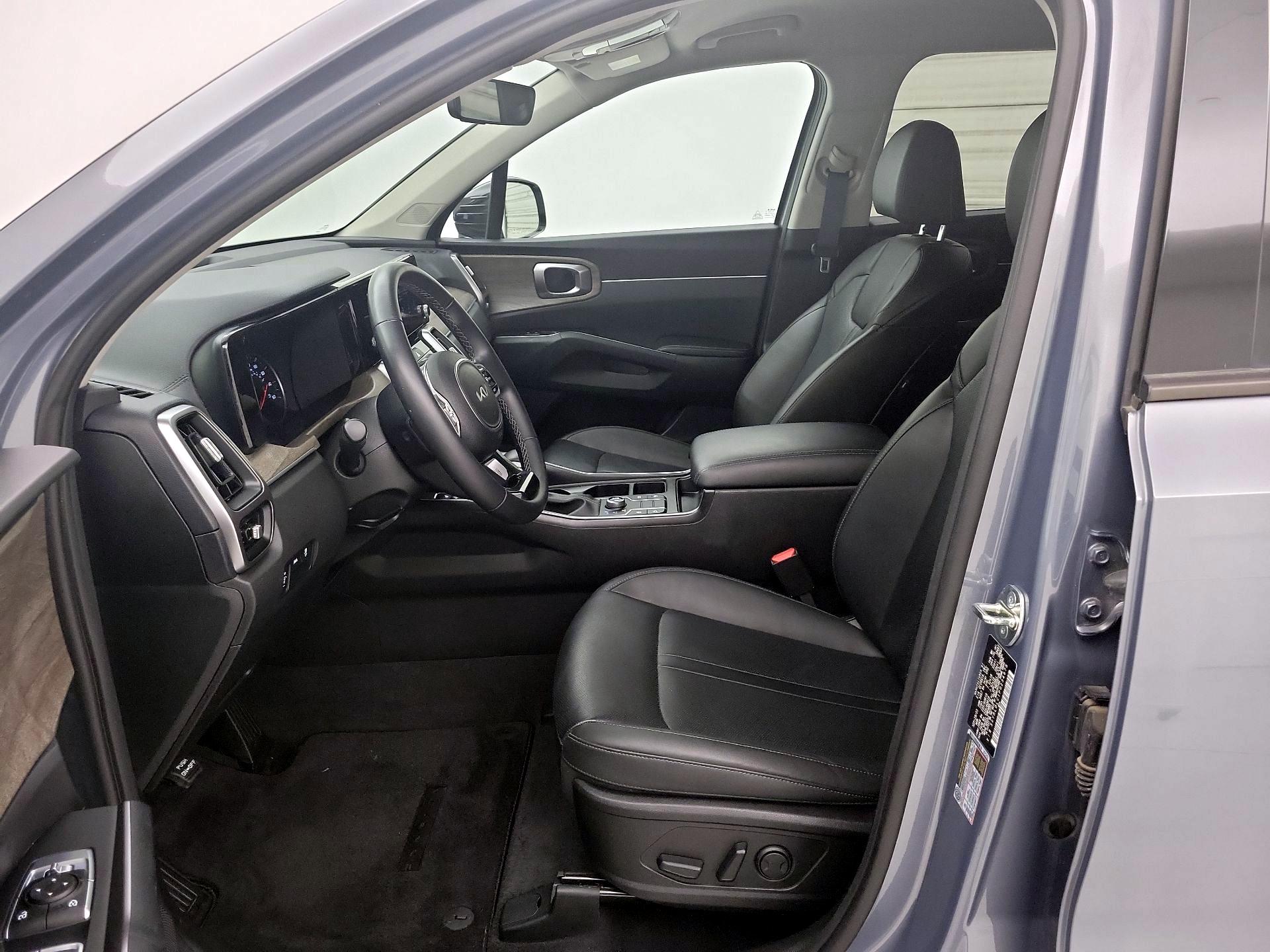 Thumbnail: 2023 Kia Sorento - 11