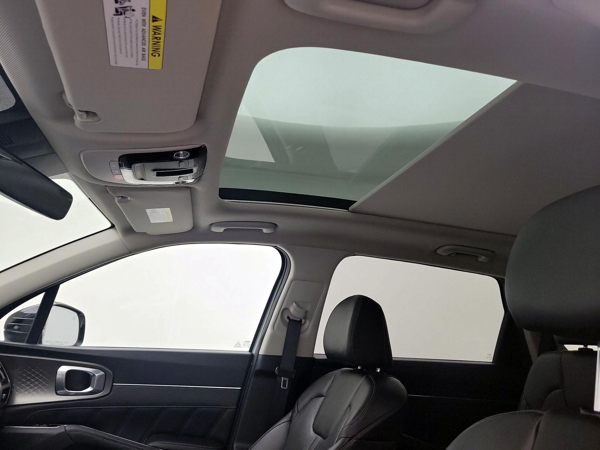 Thumbnail: 2023 Kia Sorento - 18