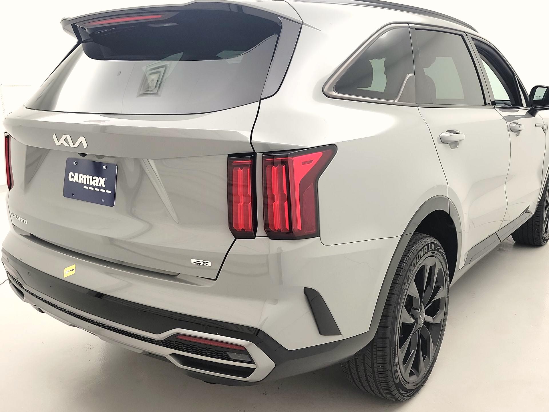 Thumbnail: 2023 Kia Sorento - 5