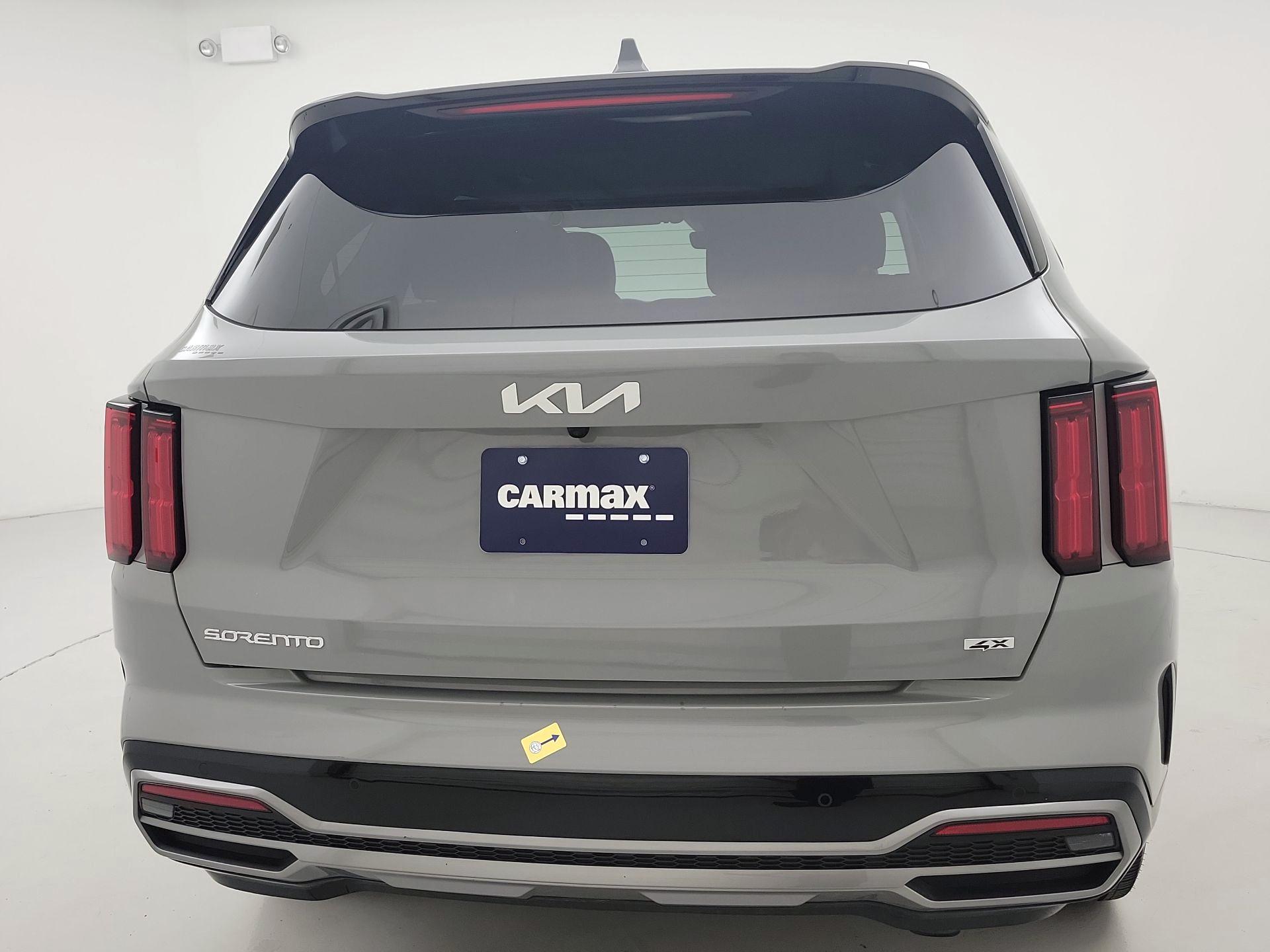 Thumbnail: 2023 Kia Sorento - 6