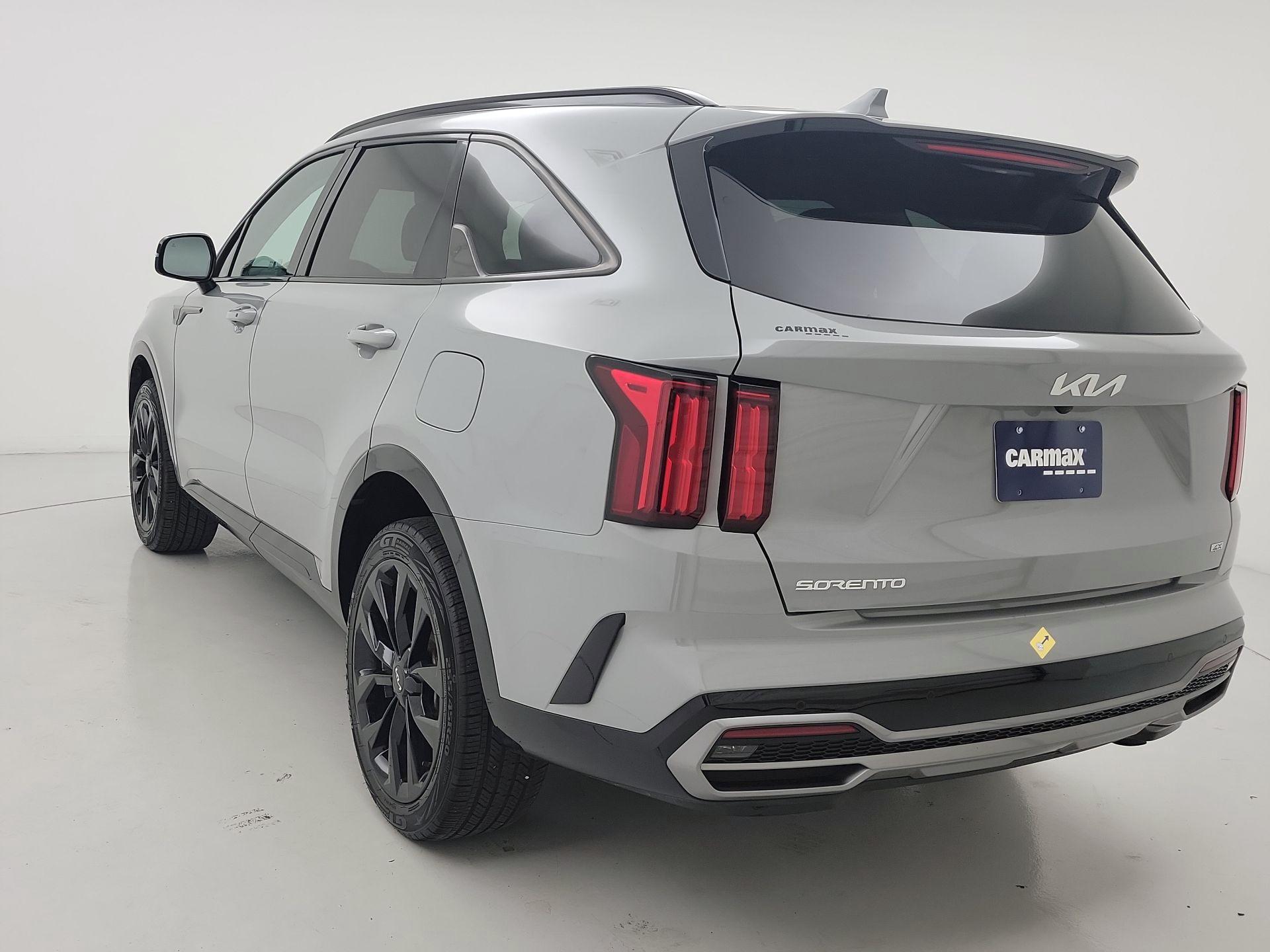 Thumbnail: 2023 Kia Sorento - 7