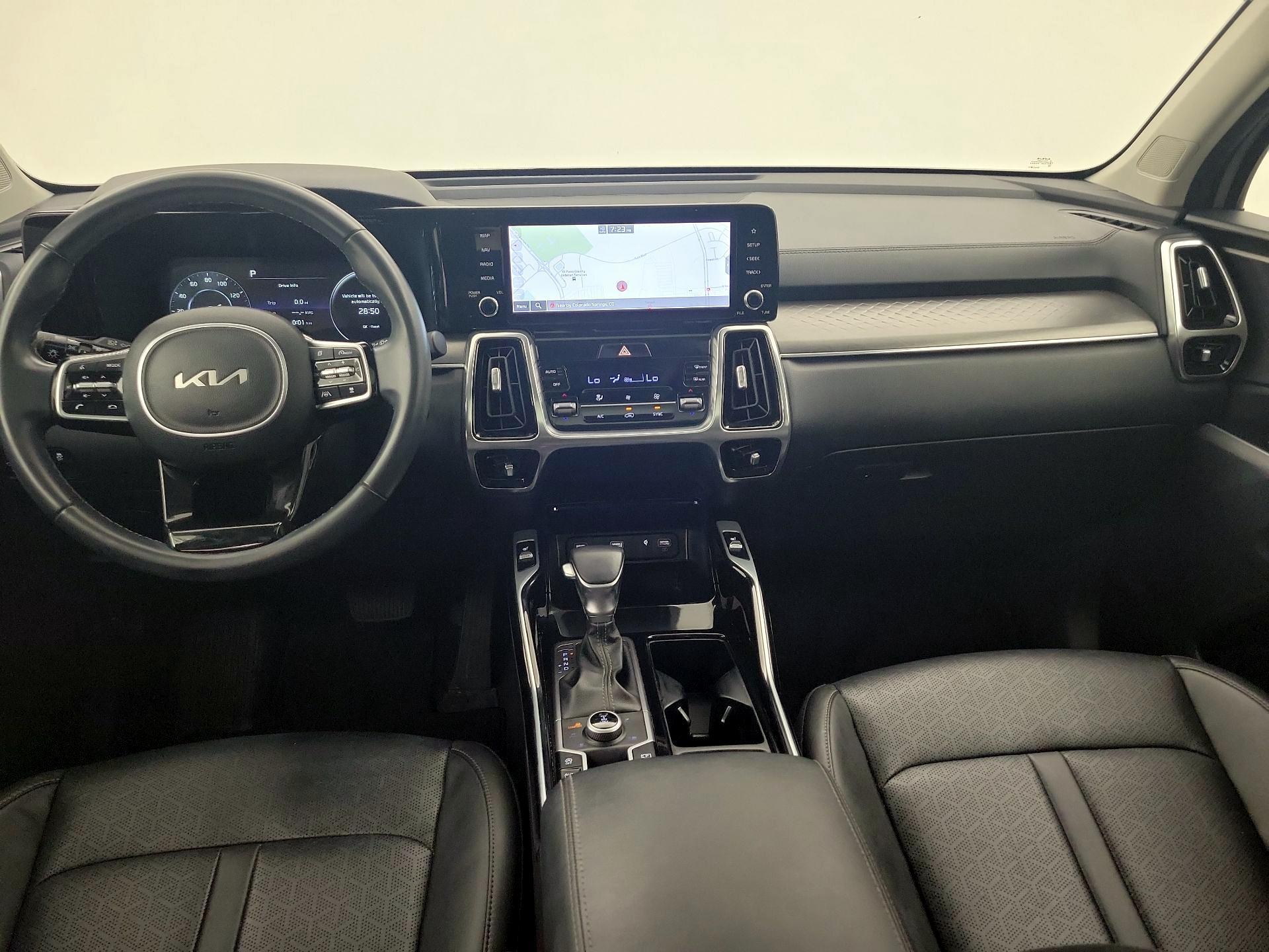 Thumbnail: 2023 Kia Sorento - 8