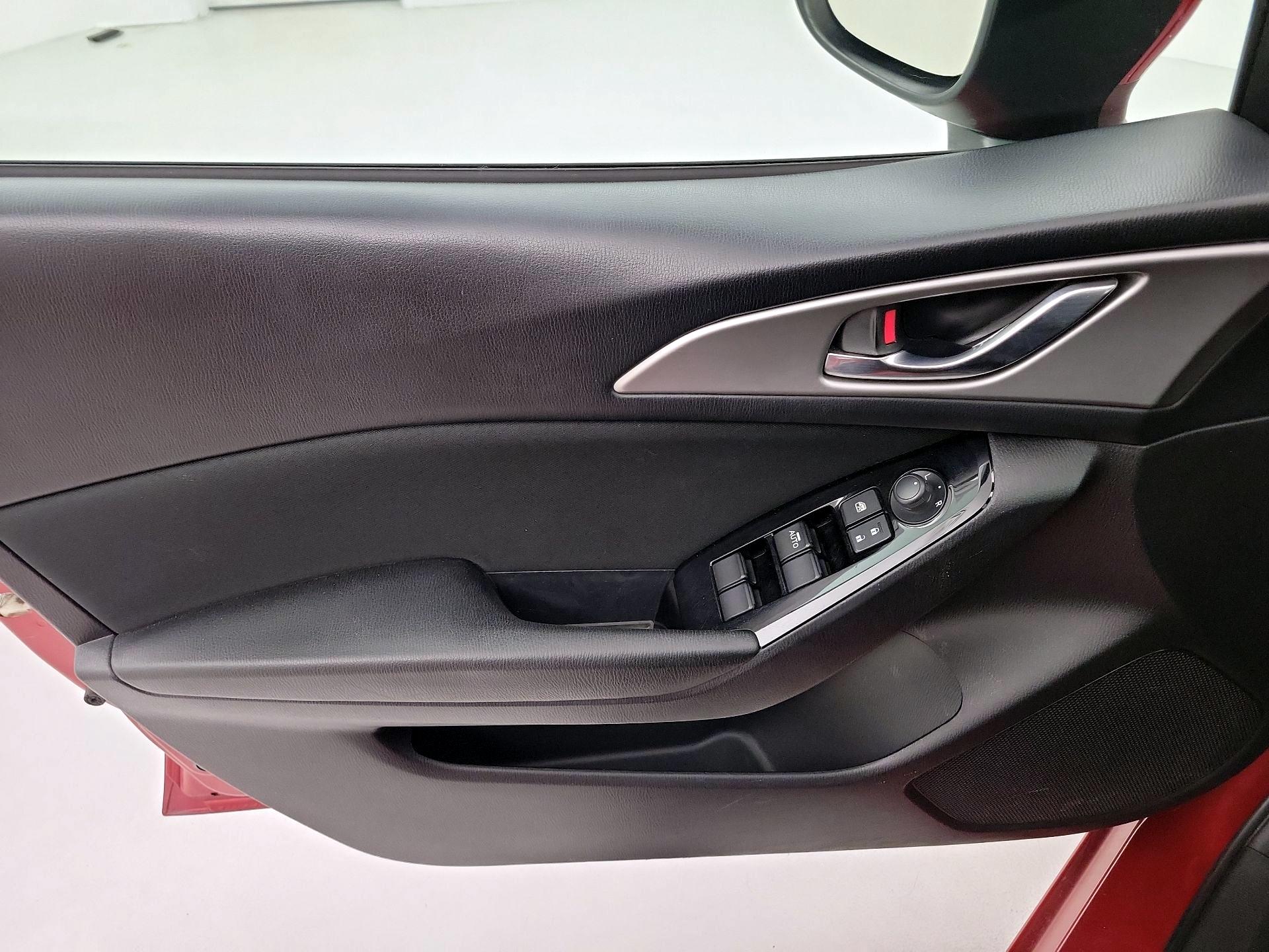 Thumbnail: 2017 Mazda Mazda3 - 12