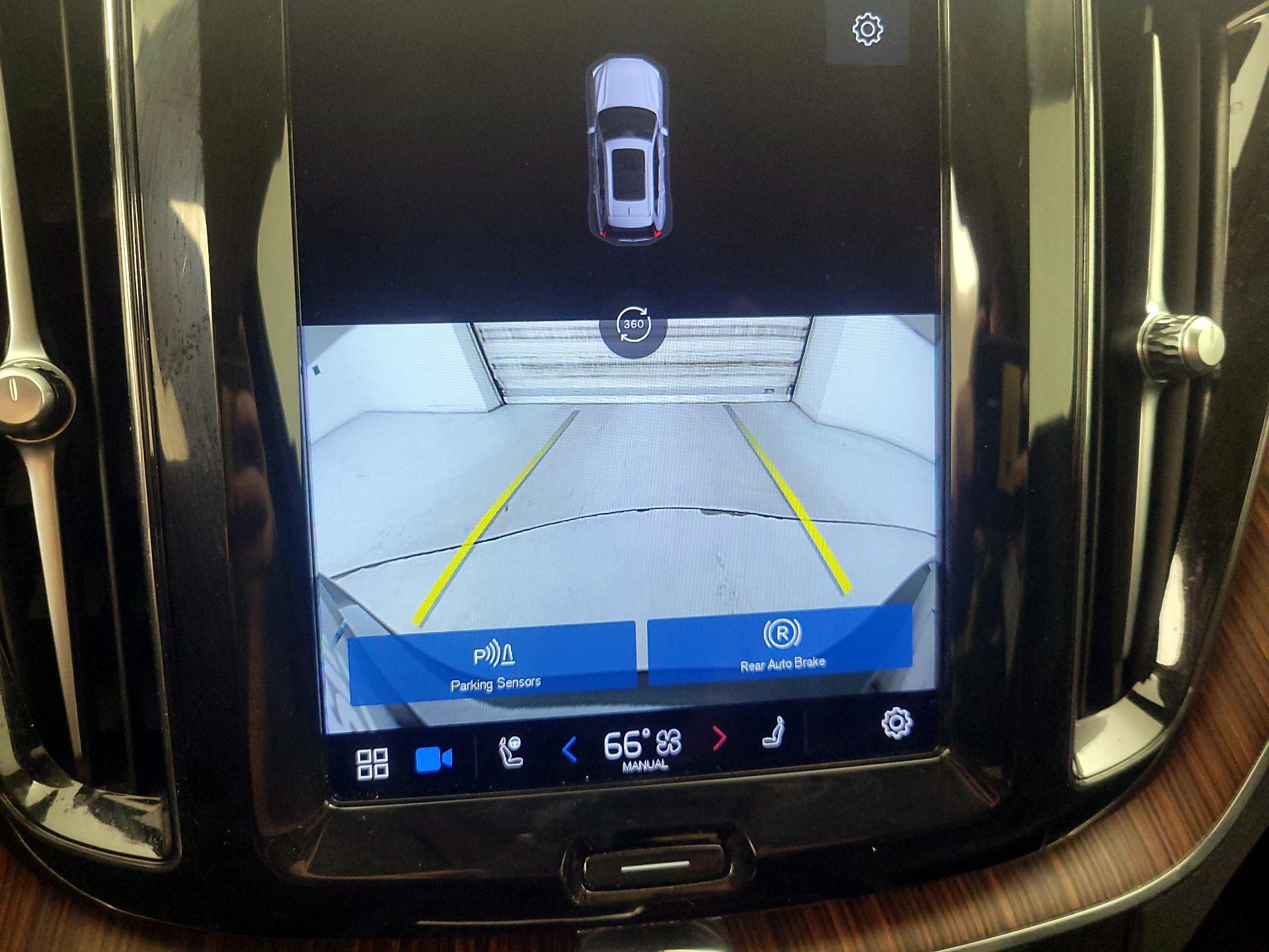 Thumbnail: 2023 Volvo XC60 - 15