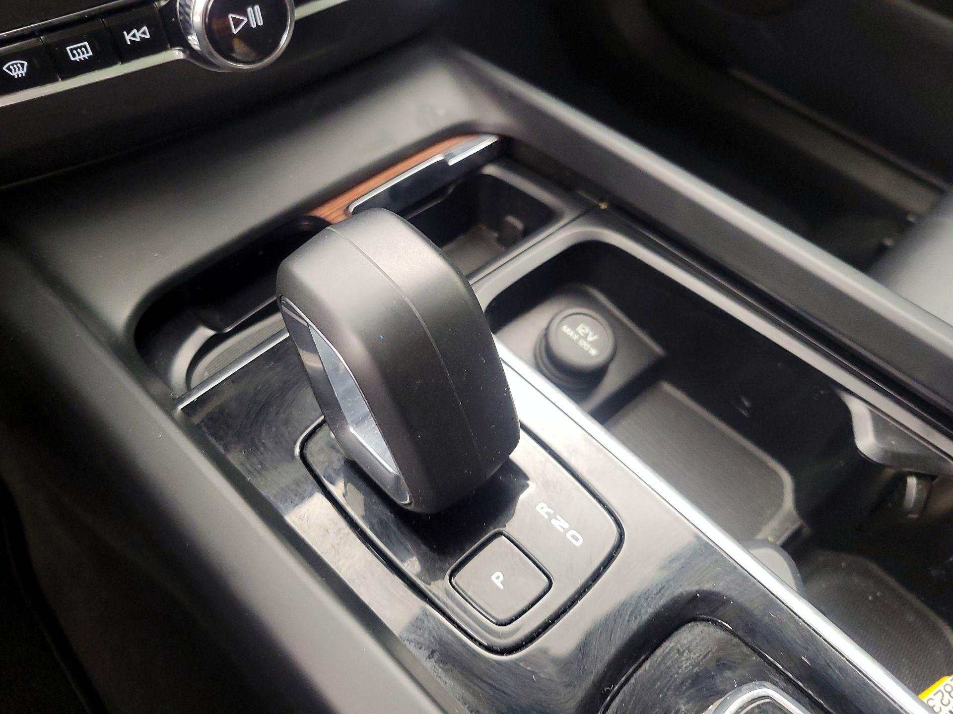 Thumbnail: 2023 Volvo XC60 - 18