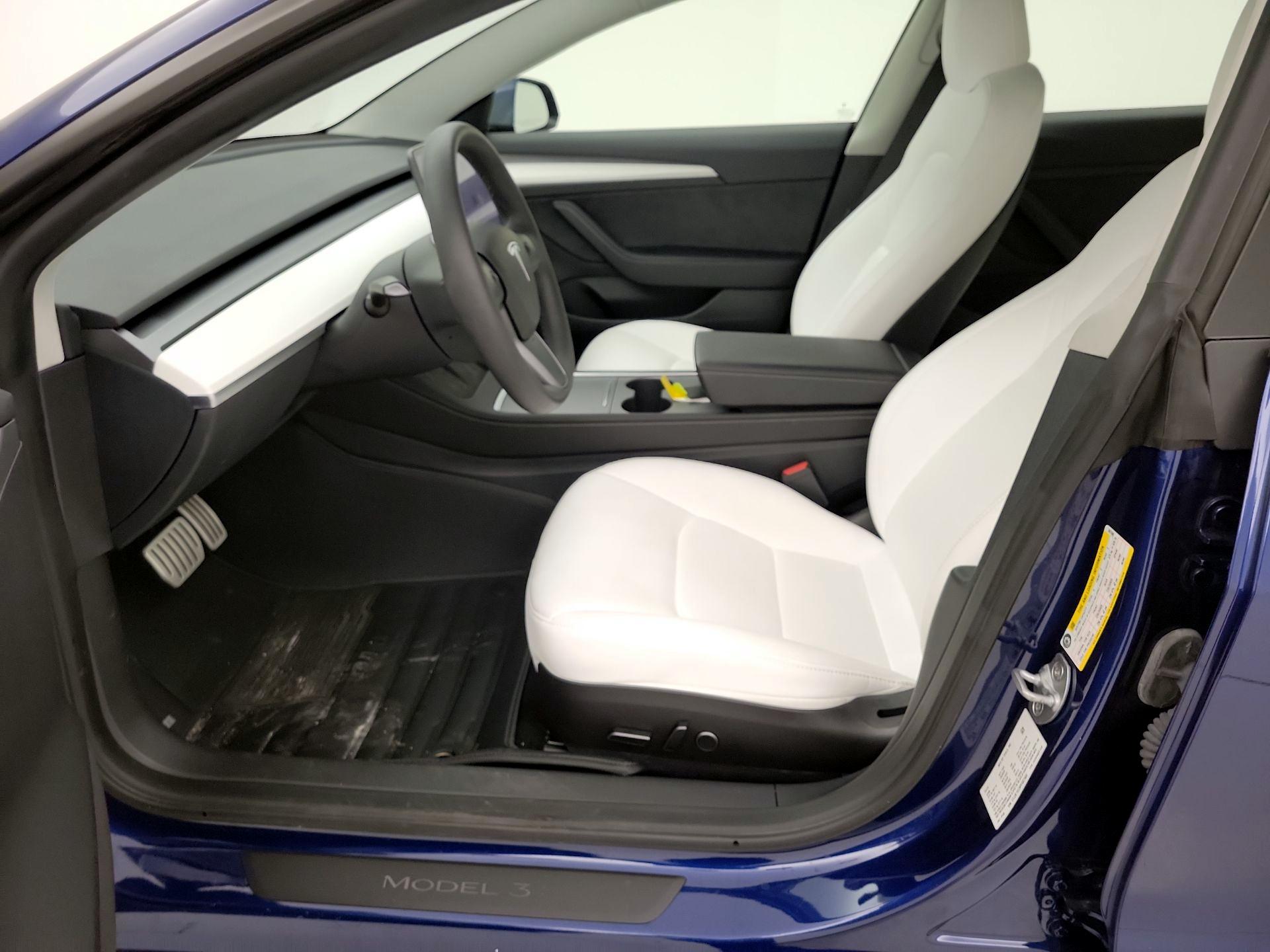 Thumbnail: 2023 Tesla Model 3 - 11