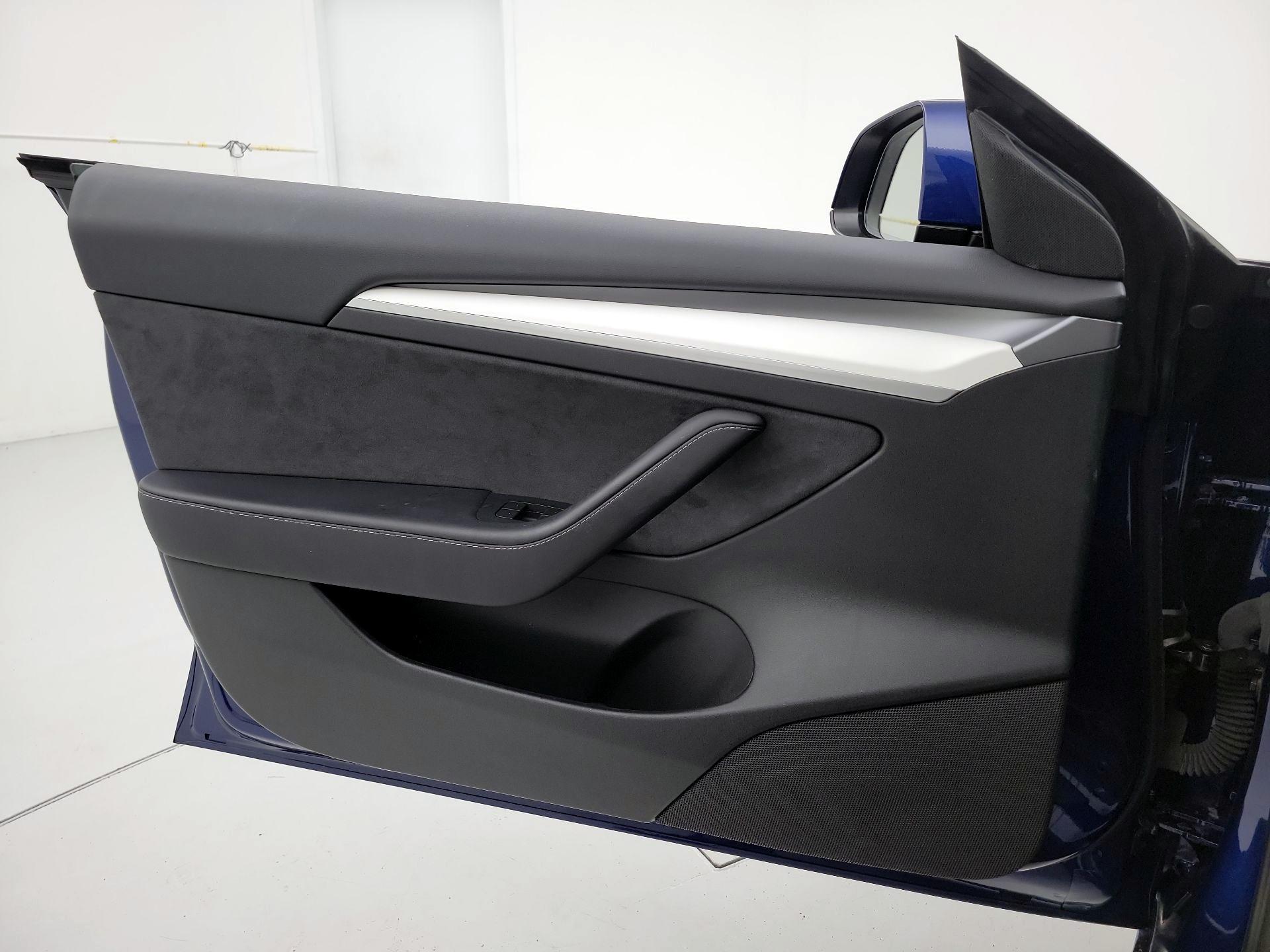 Thumbnail: 2023 Tesla Model 3 - 12