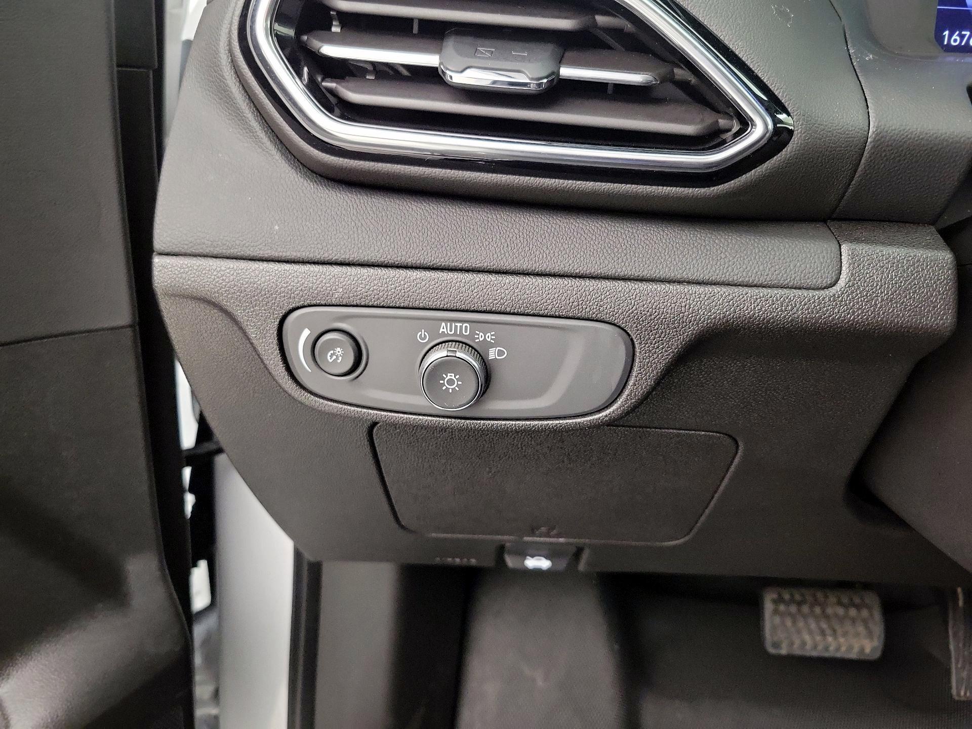 Thumbnail: 2023 Chevrolet Bolt EUV - 13