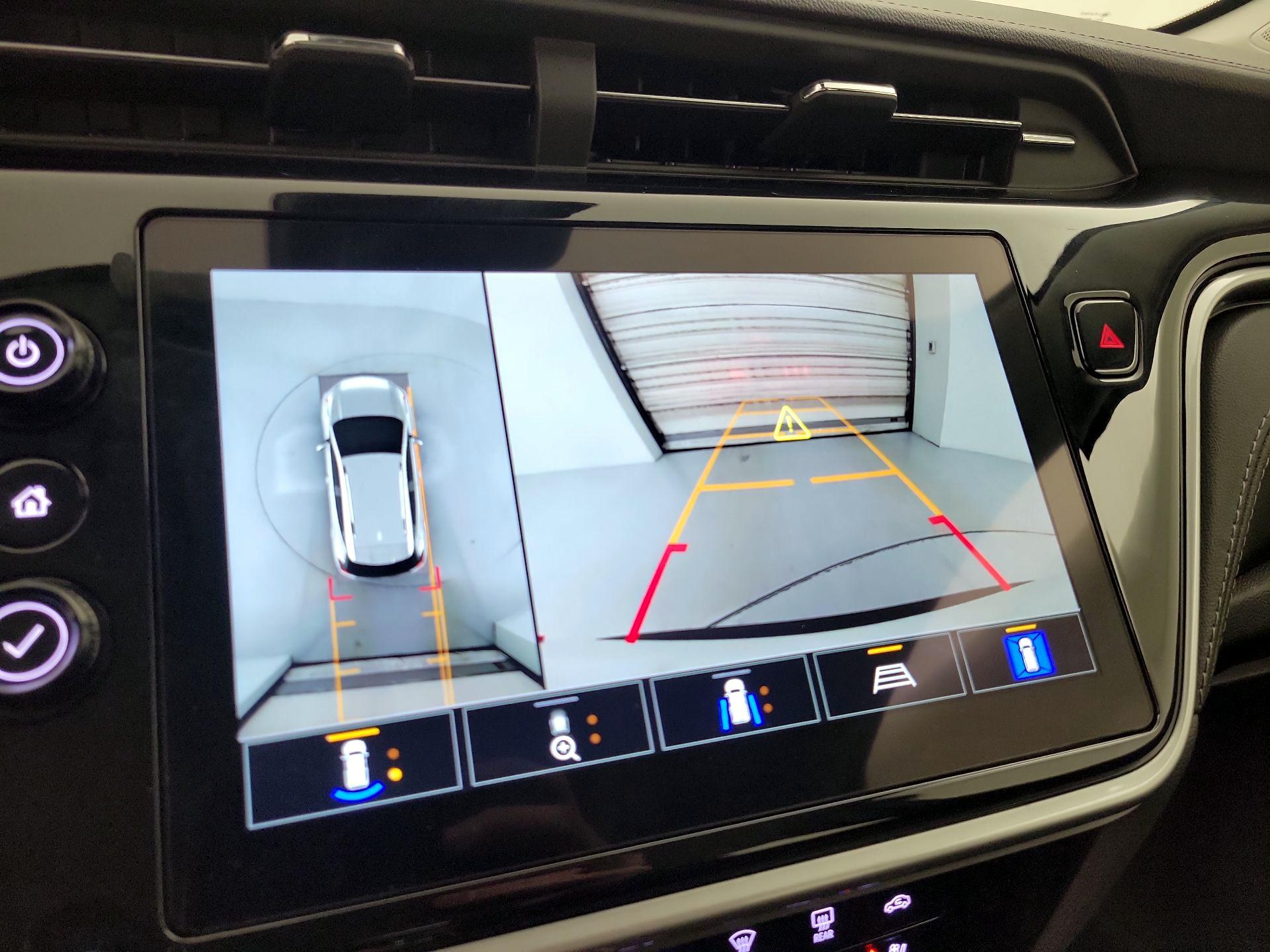 Thumbnail: 2023 Chevrolet Bolt EUV - 14