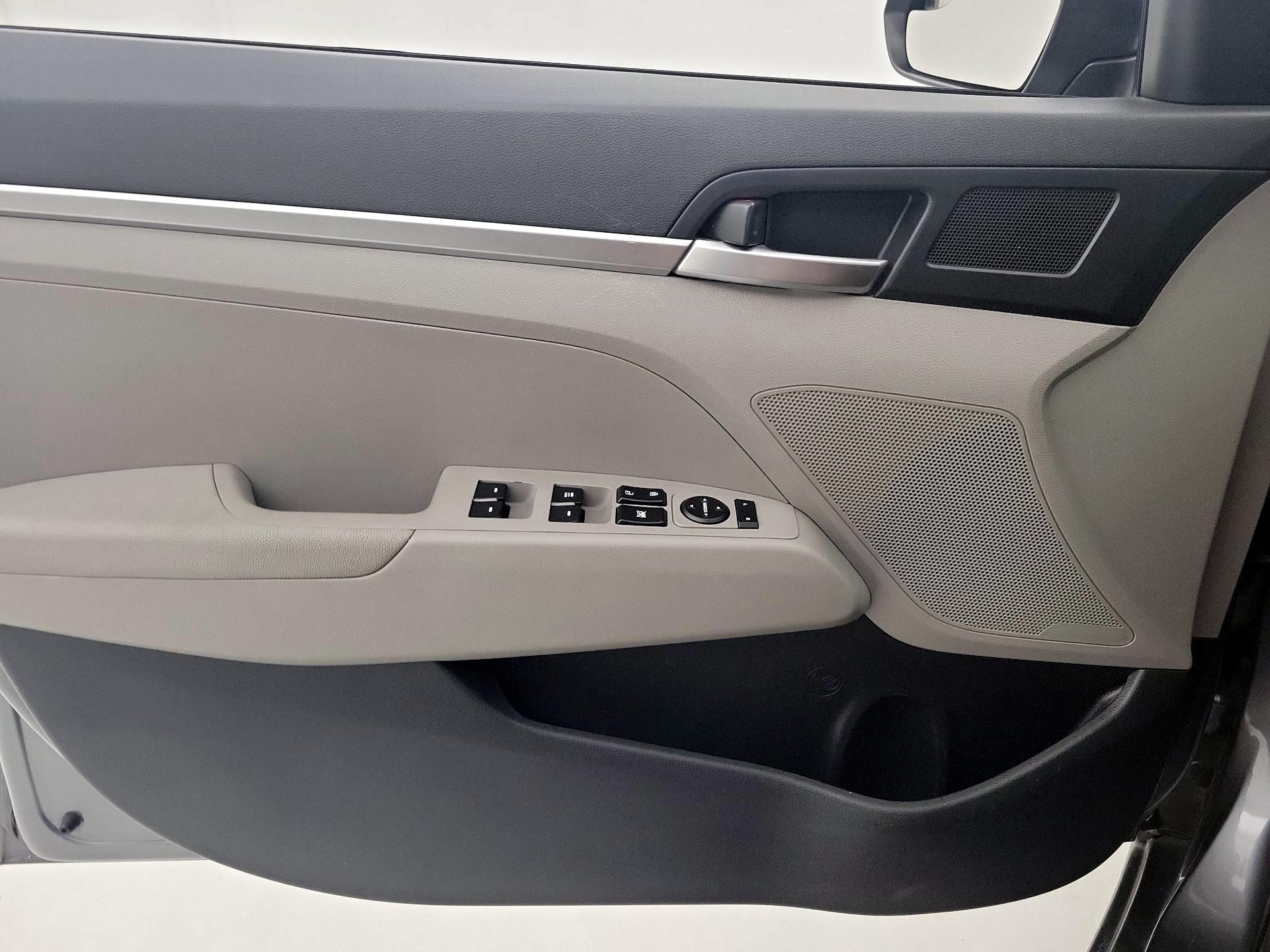 Thumbnail: 2019 Hyundai Elantra - 12