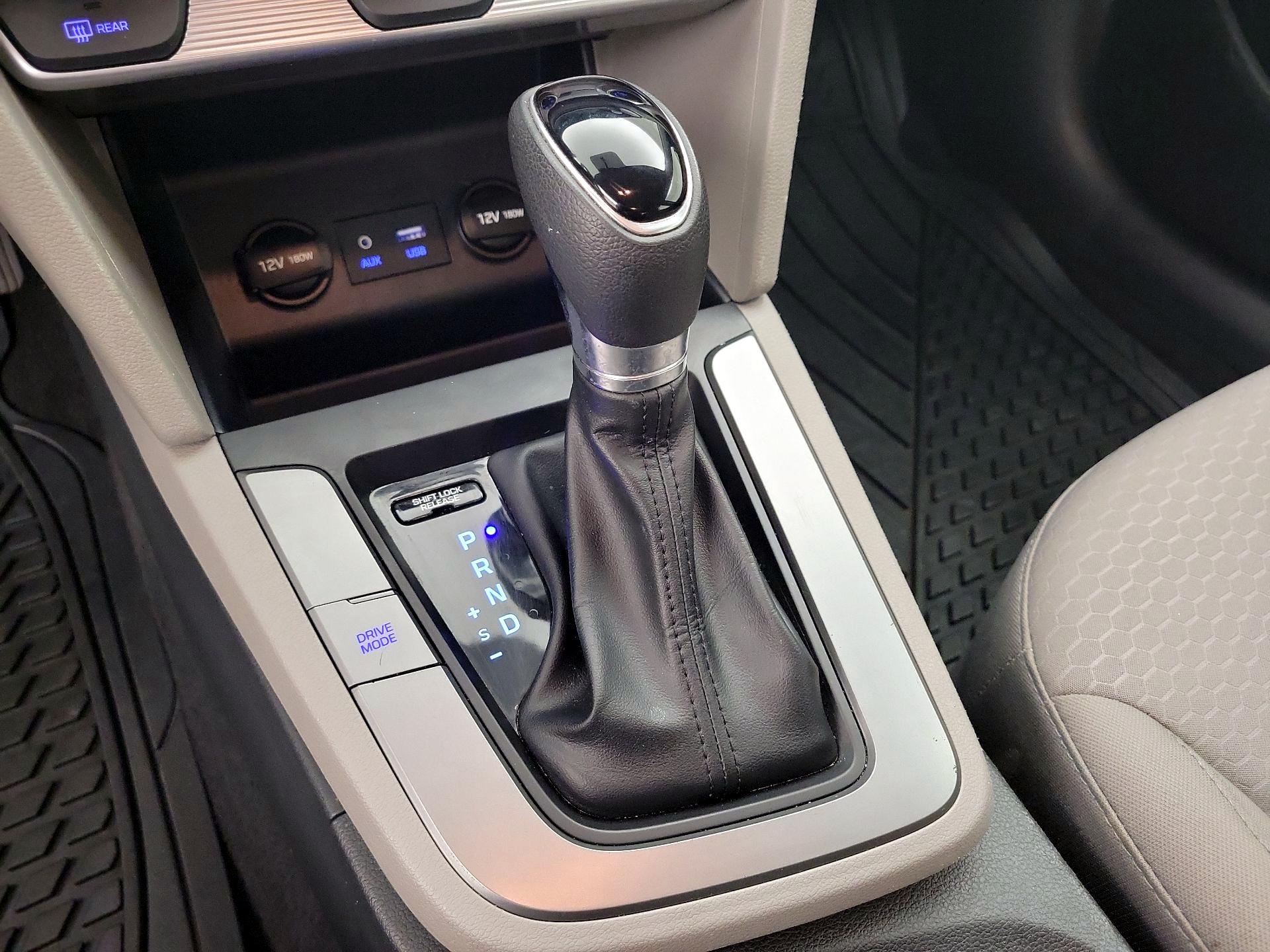 Thumbnail: 2019 Hyundai Elantra - 17