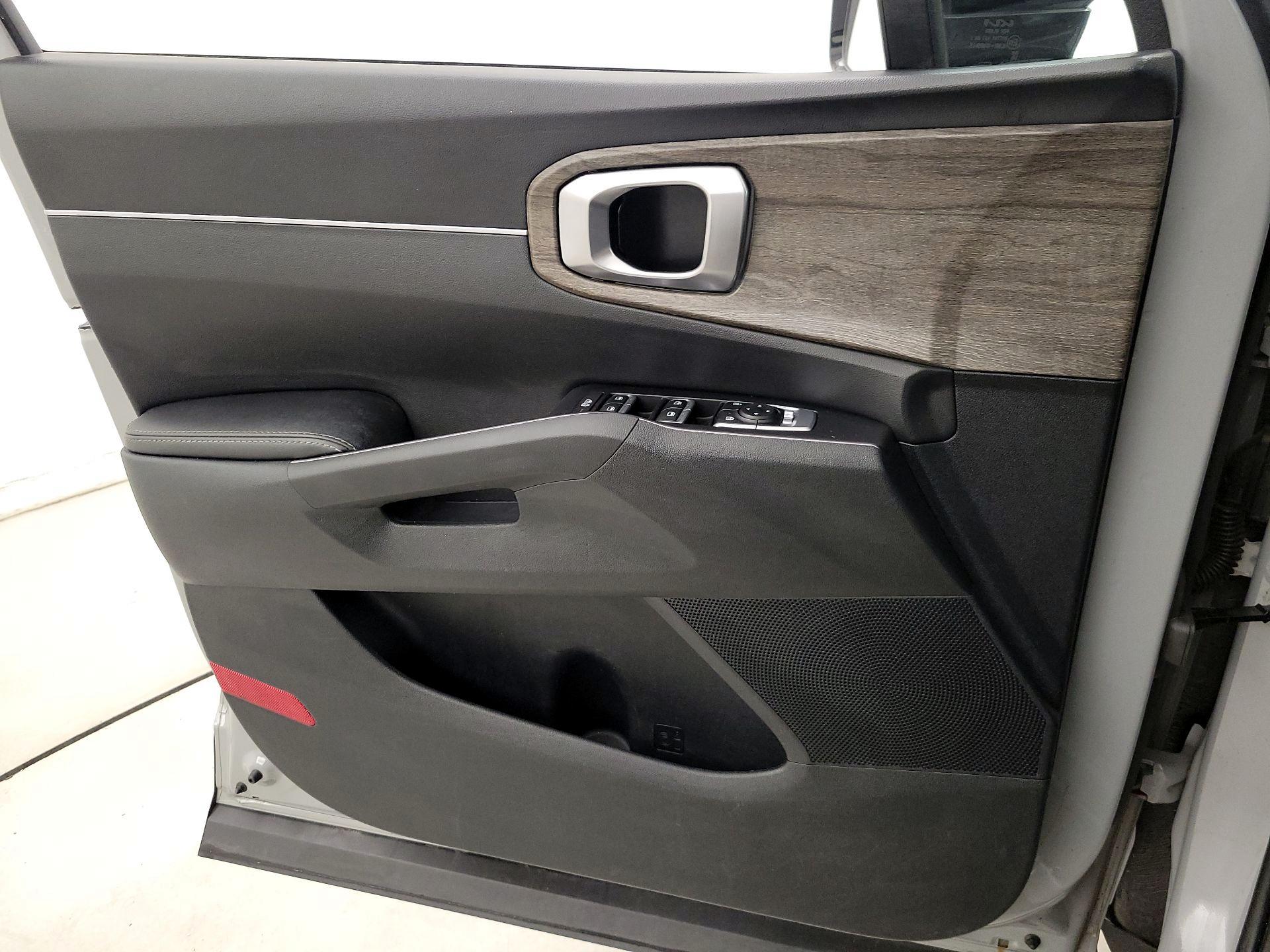 Thumbnail: 2022 Kia Sorento - 12