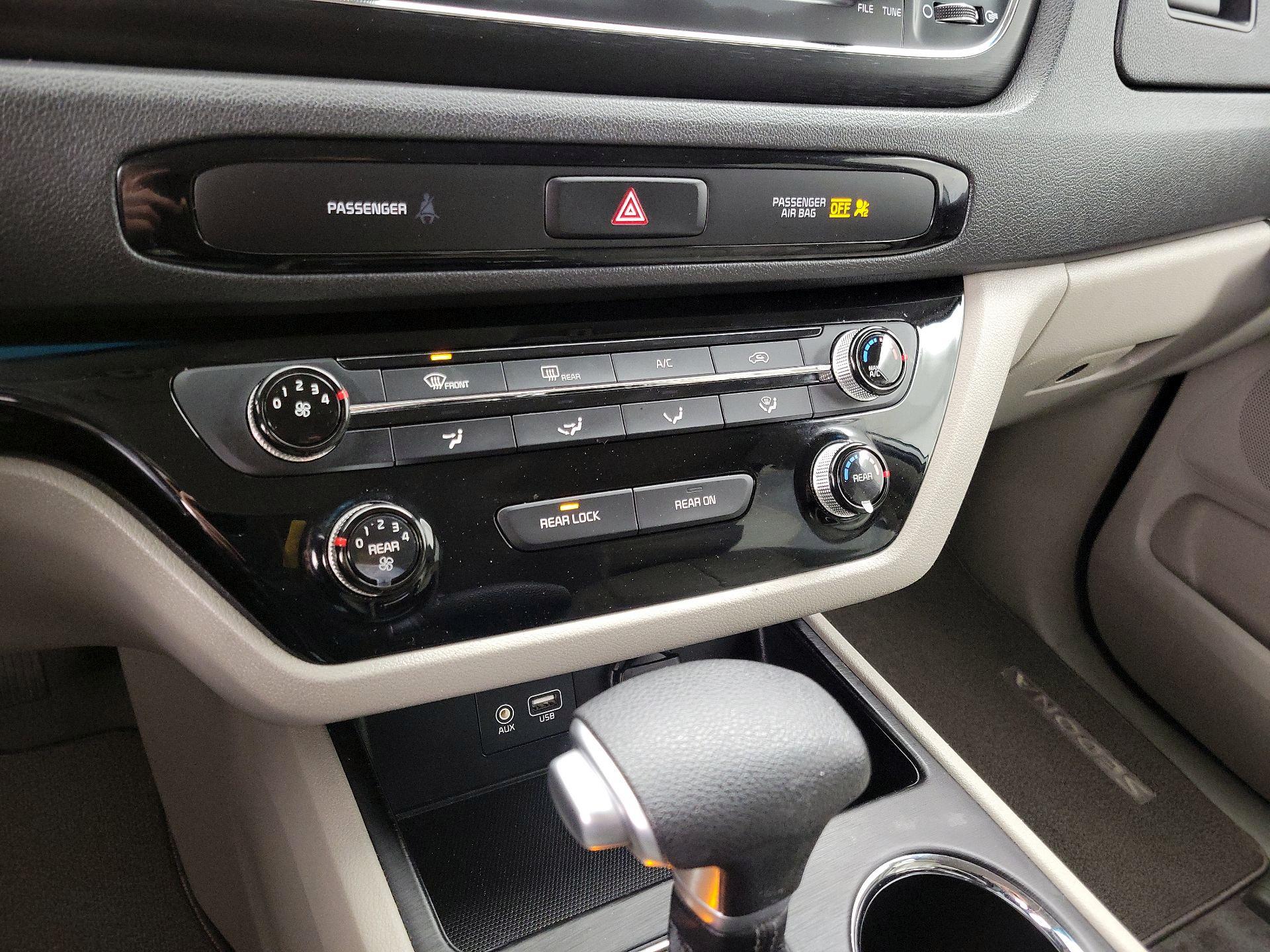 Thumbnail: 2020 Kia Sedona - 16