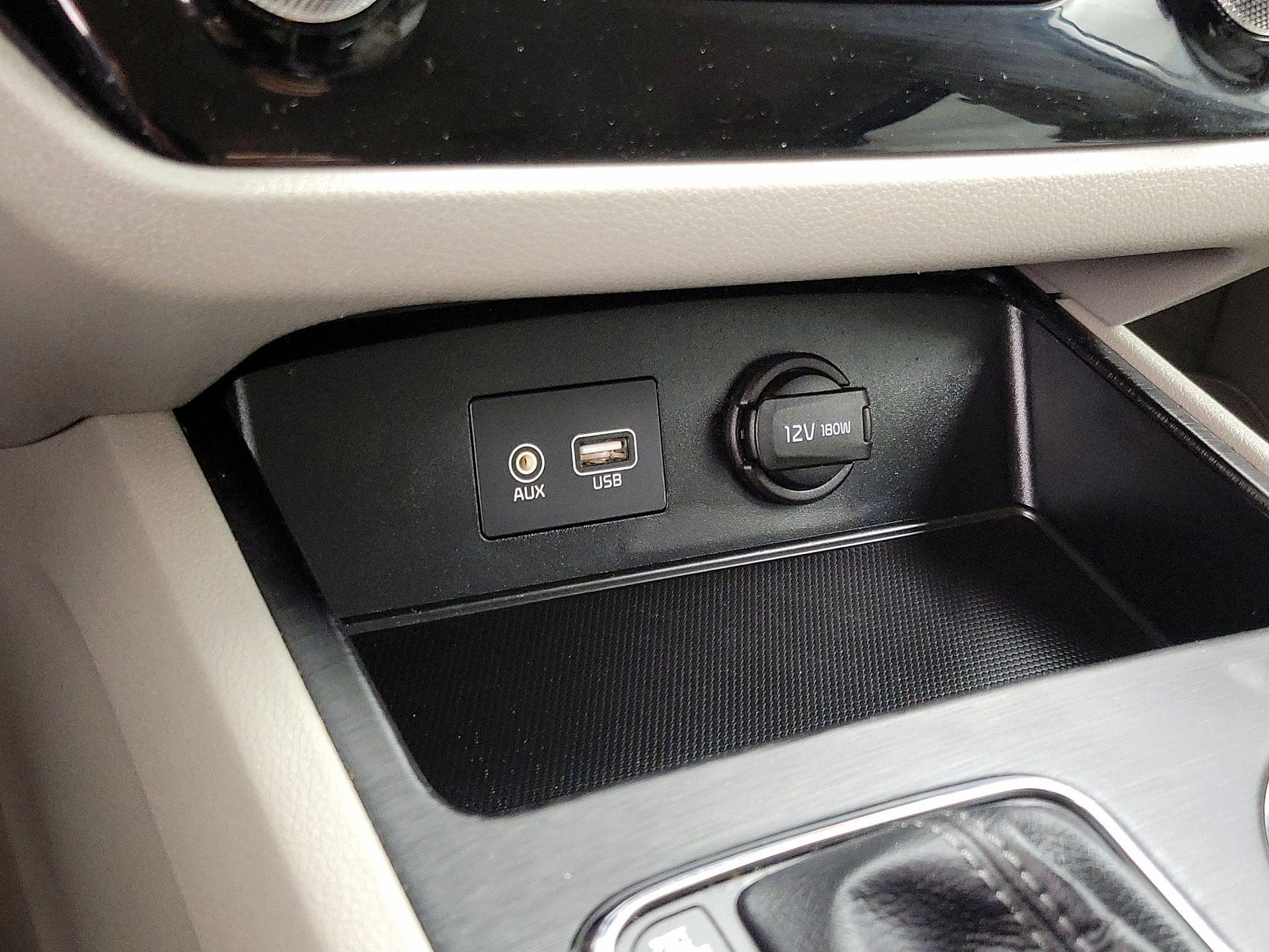 Thumbnail: 2020 Kia Sedona - 18