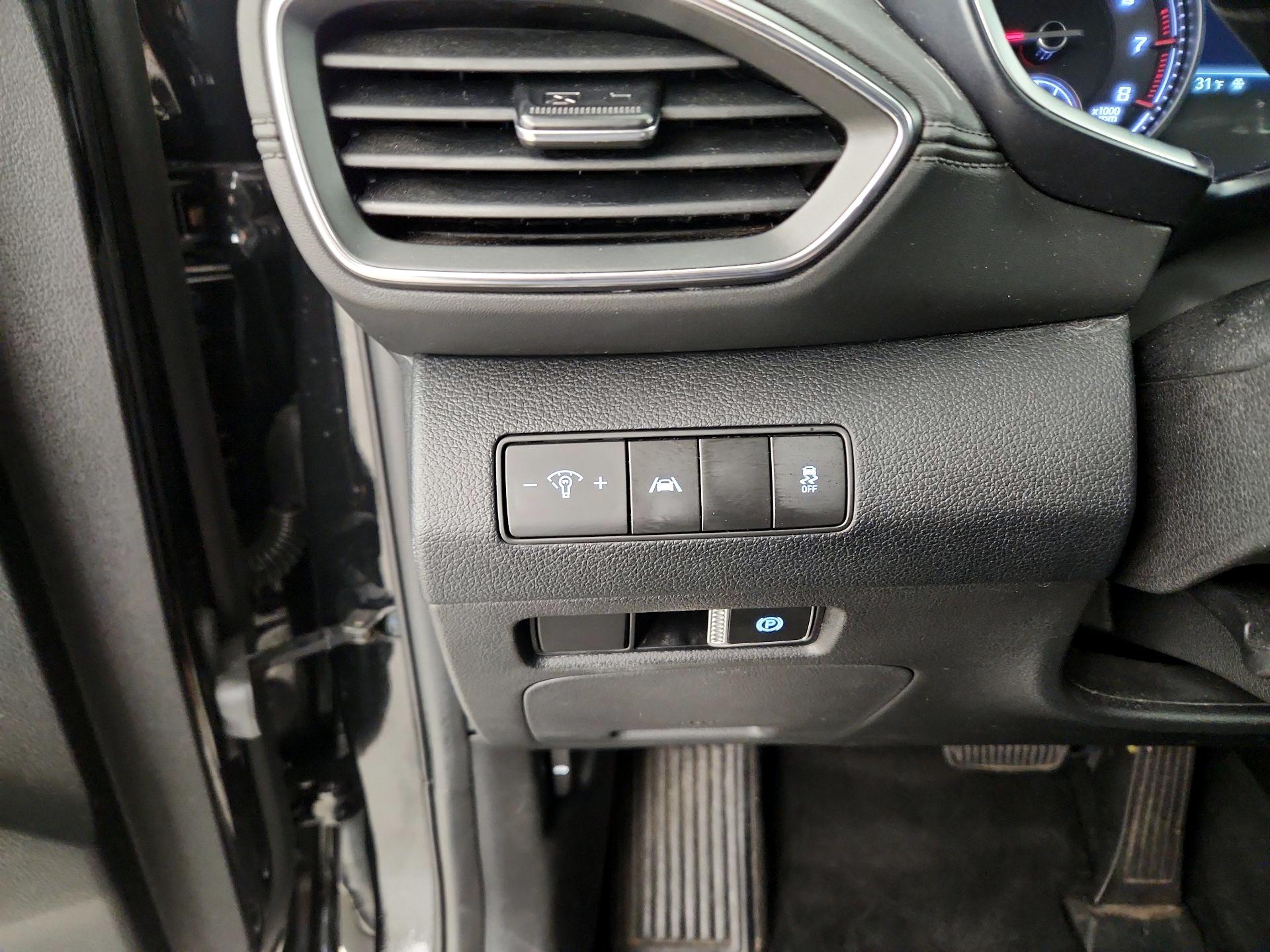 Thumbnail: 2023 Hyundai Santa Fe - 13