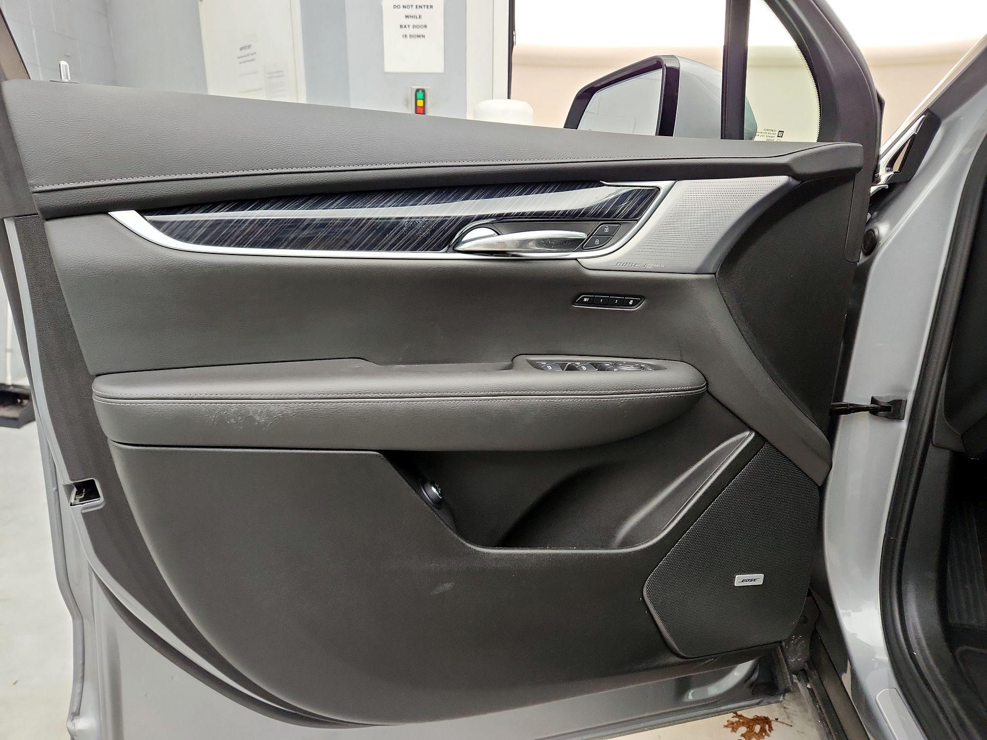 Thumbnail: 2025 Cadillac XT6 - 12