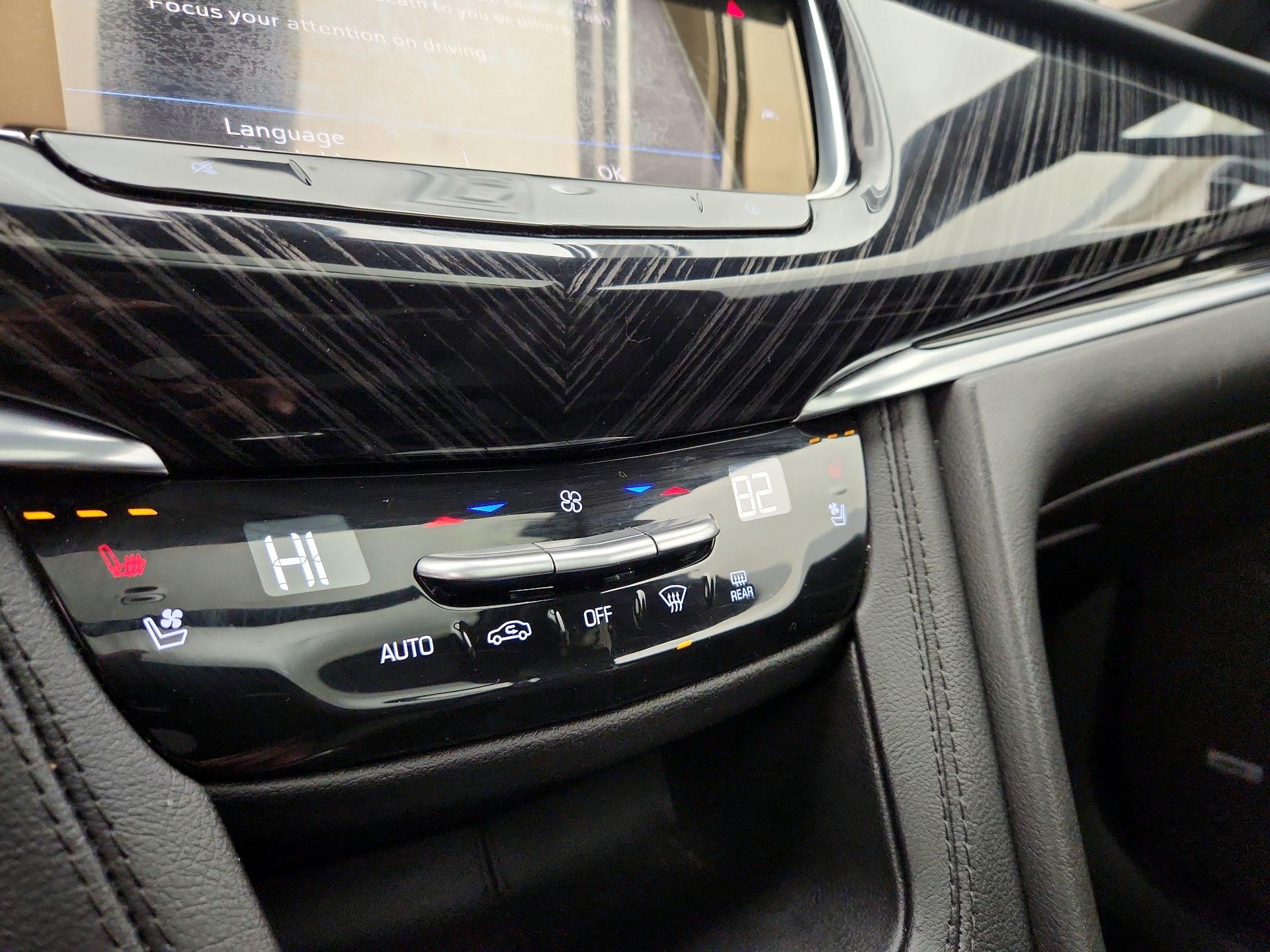 Thumbnail: 2025 Cadillac XT6 - 17