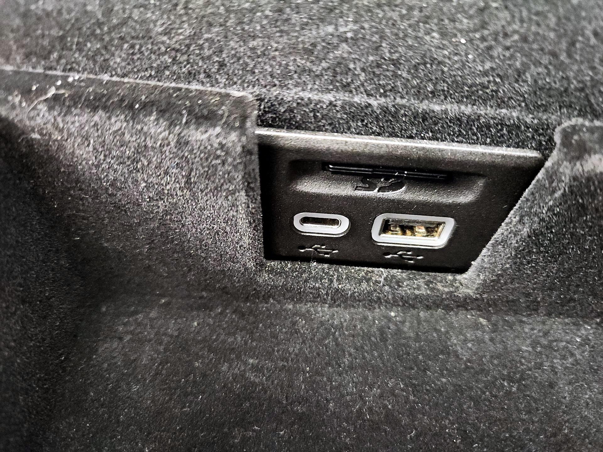 Thumbnail: 2025 Cadillac XT6 - 19