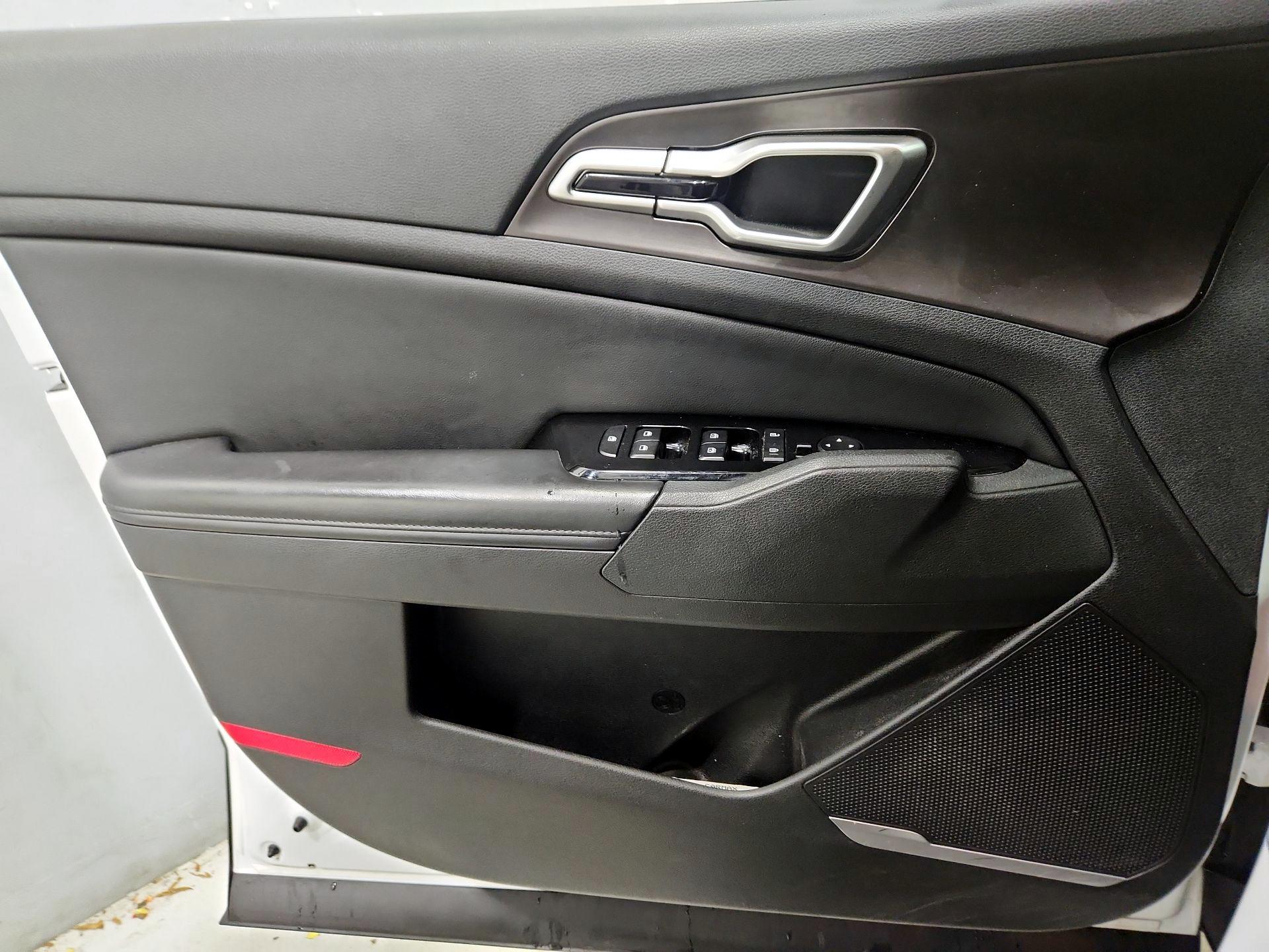 Thumbnail: 2023 Kia Sportage - 12