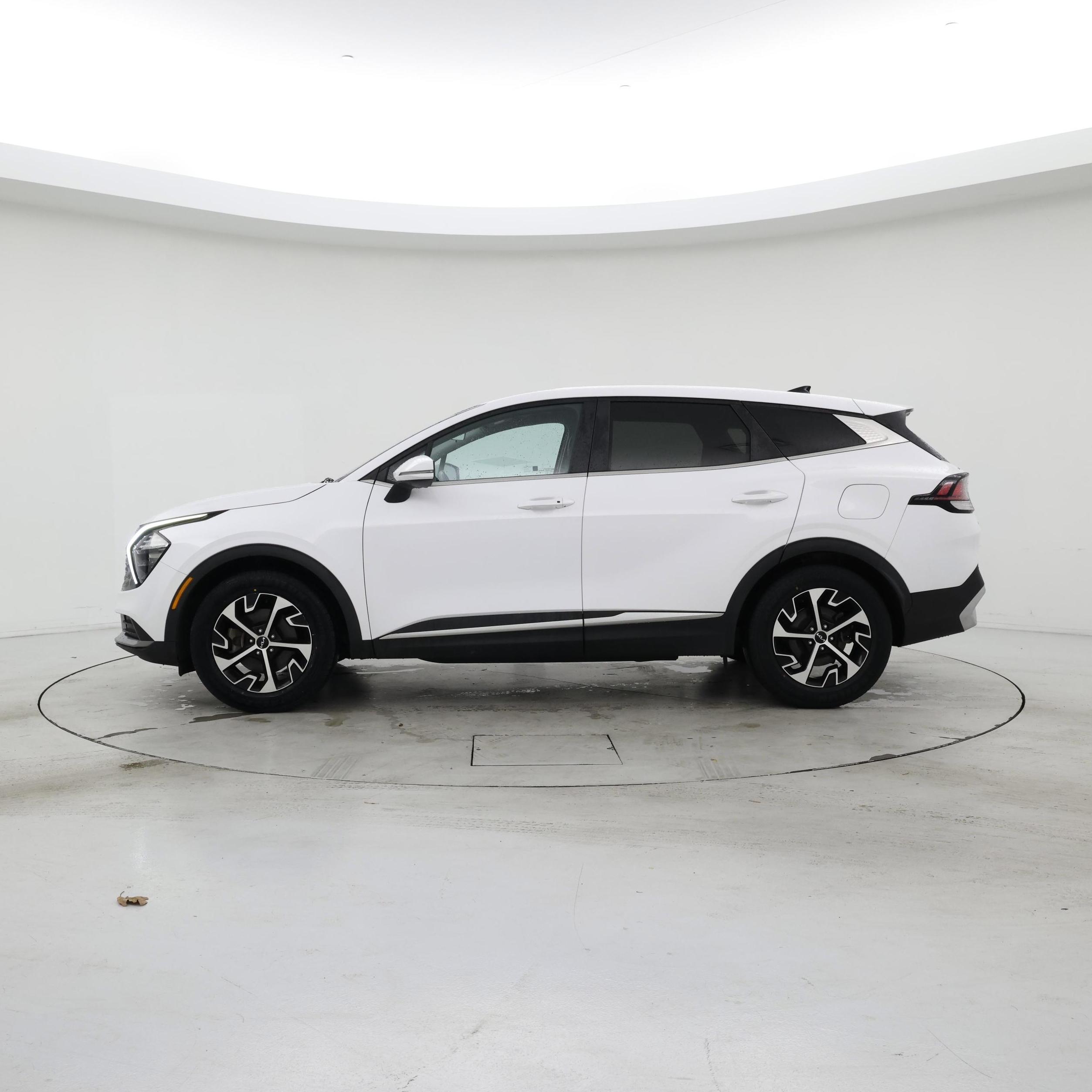 Thumbnail: 2023 Kia Sportage - 3