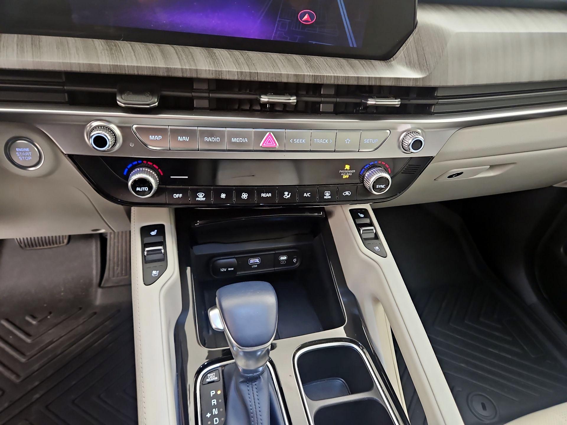 Thumbnail: 2024 Kia Telluride - 17