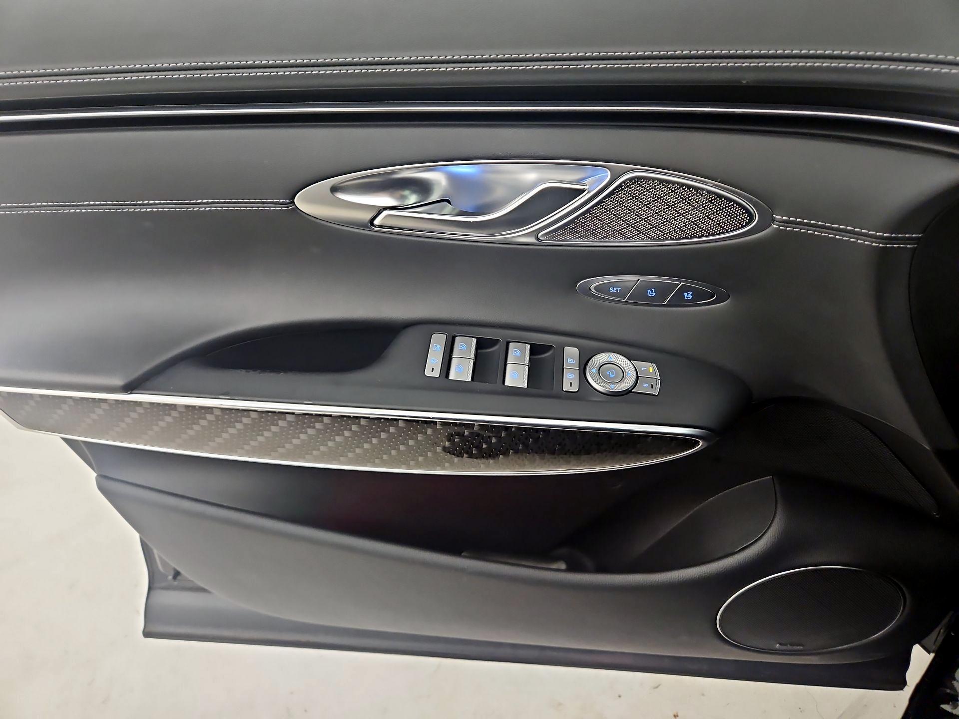 Thumbnail: 2024 Genesis GV70 - 12