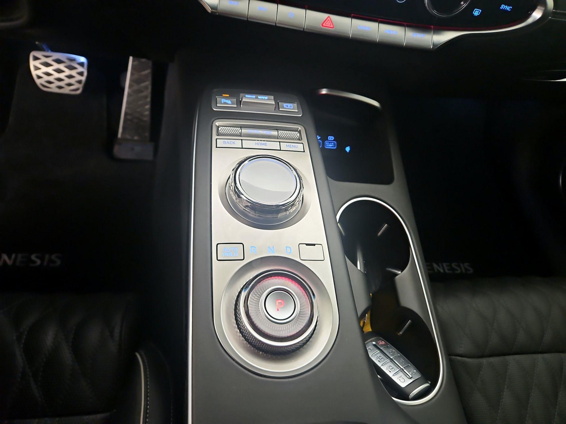 Thumbnail: 2024 Genesis GV70 - 18