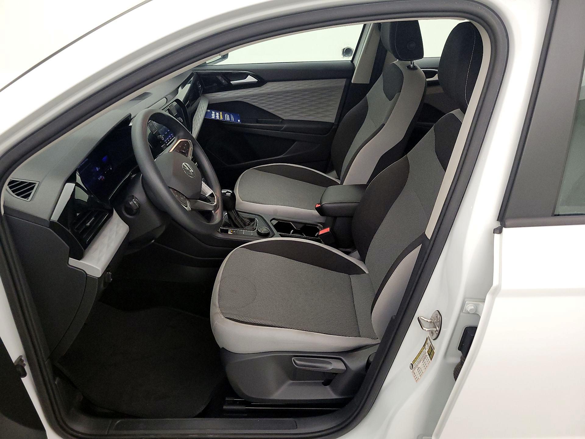 Thumbnail: 2022 Volkswagen Taos - 11