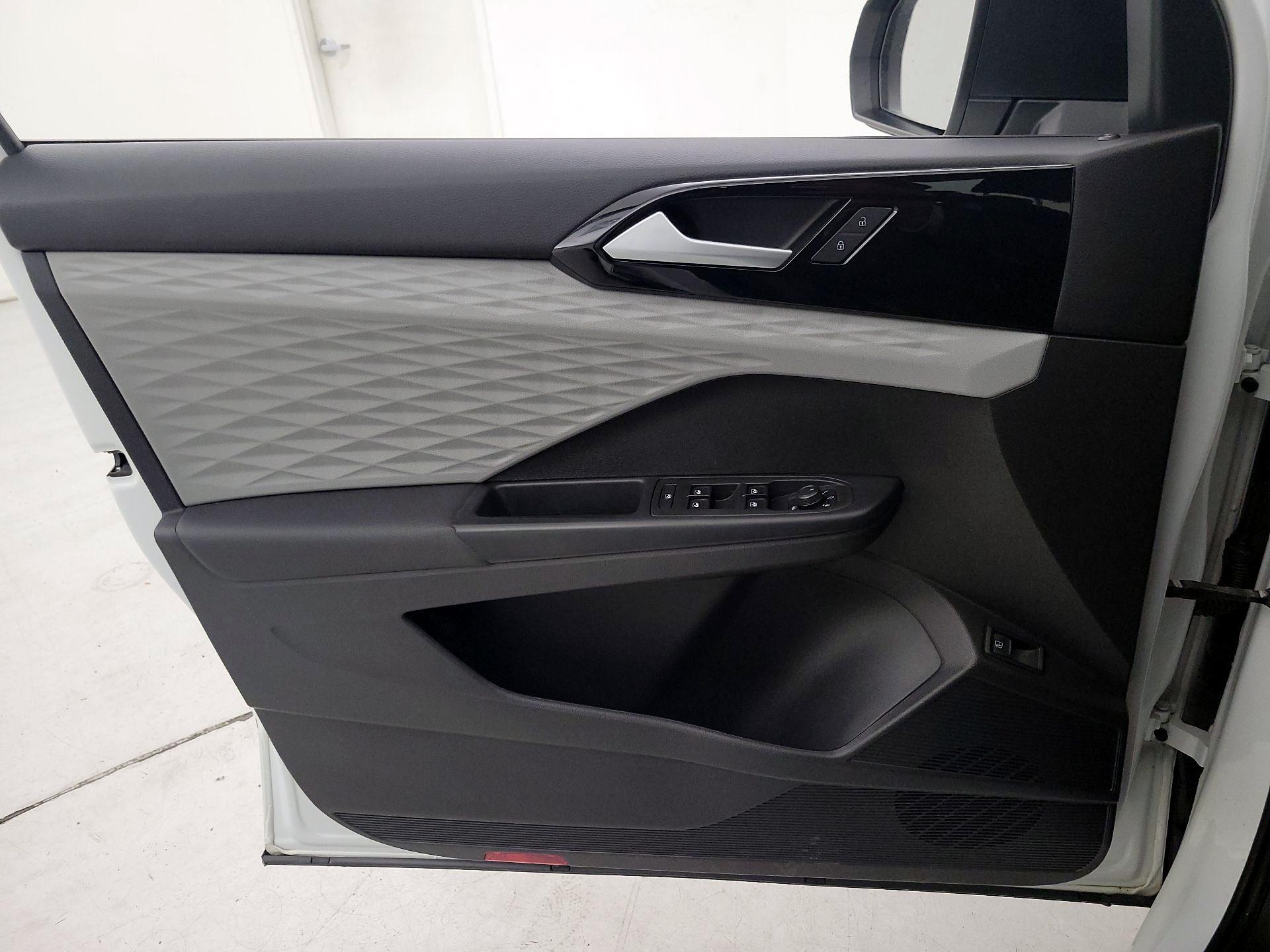 Thumbnail: 2022 Volkswagen Taos - 12