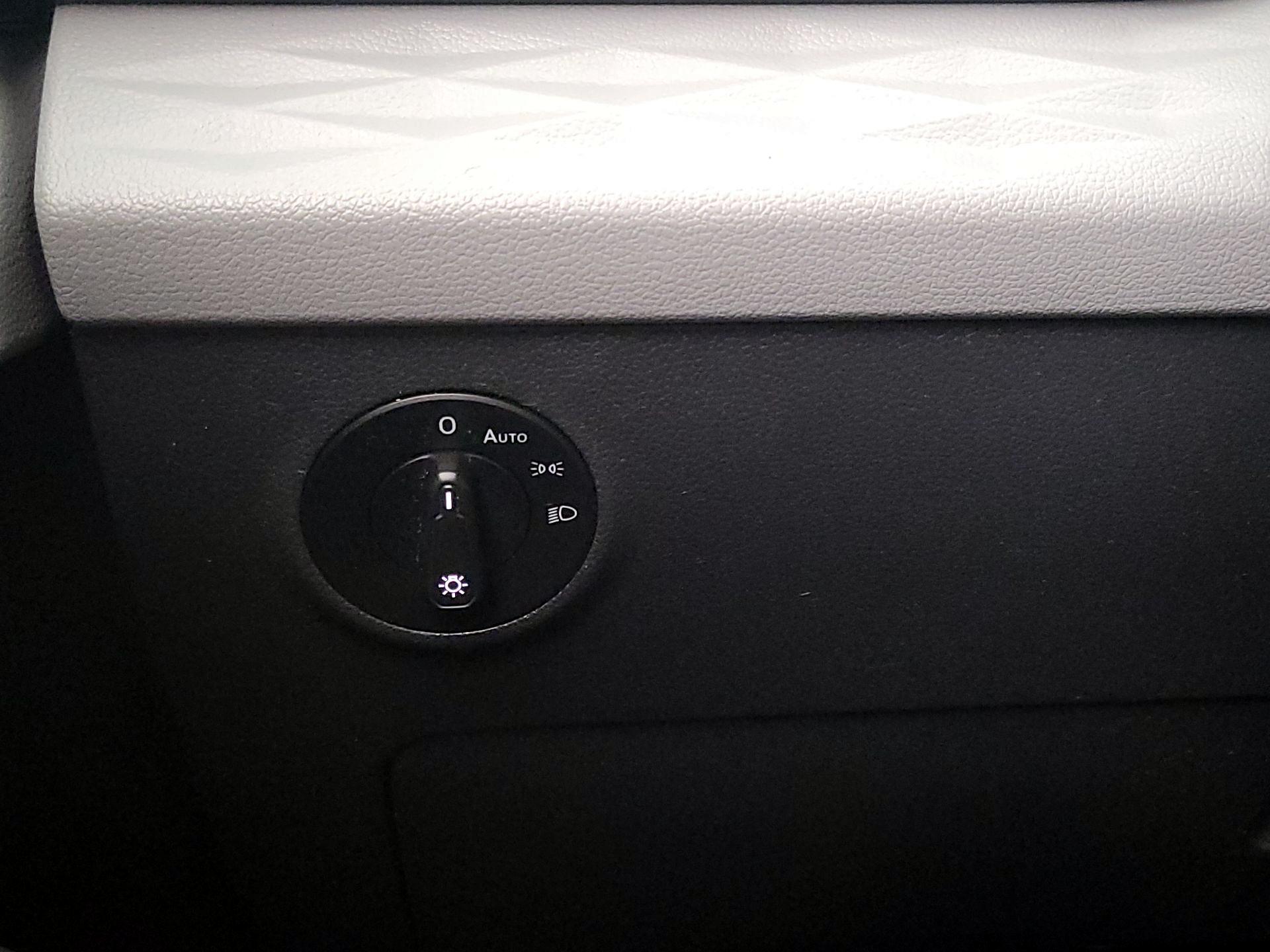 Thumbnail: 2022 Volkswagen Taos - 13