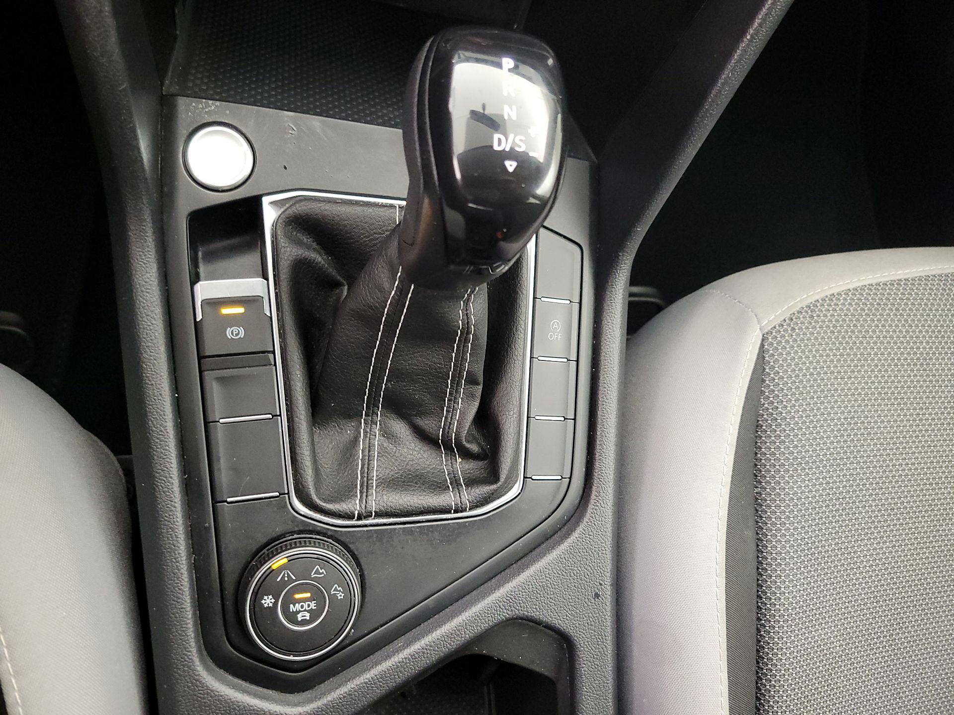 Thumbnail: 2022 Volkswagen Taos - 17