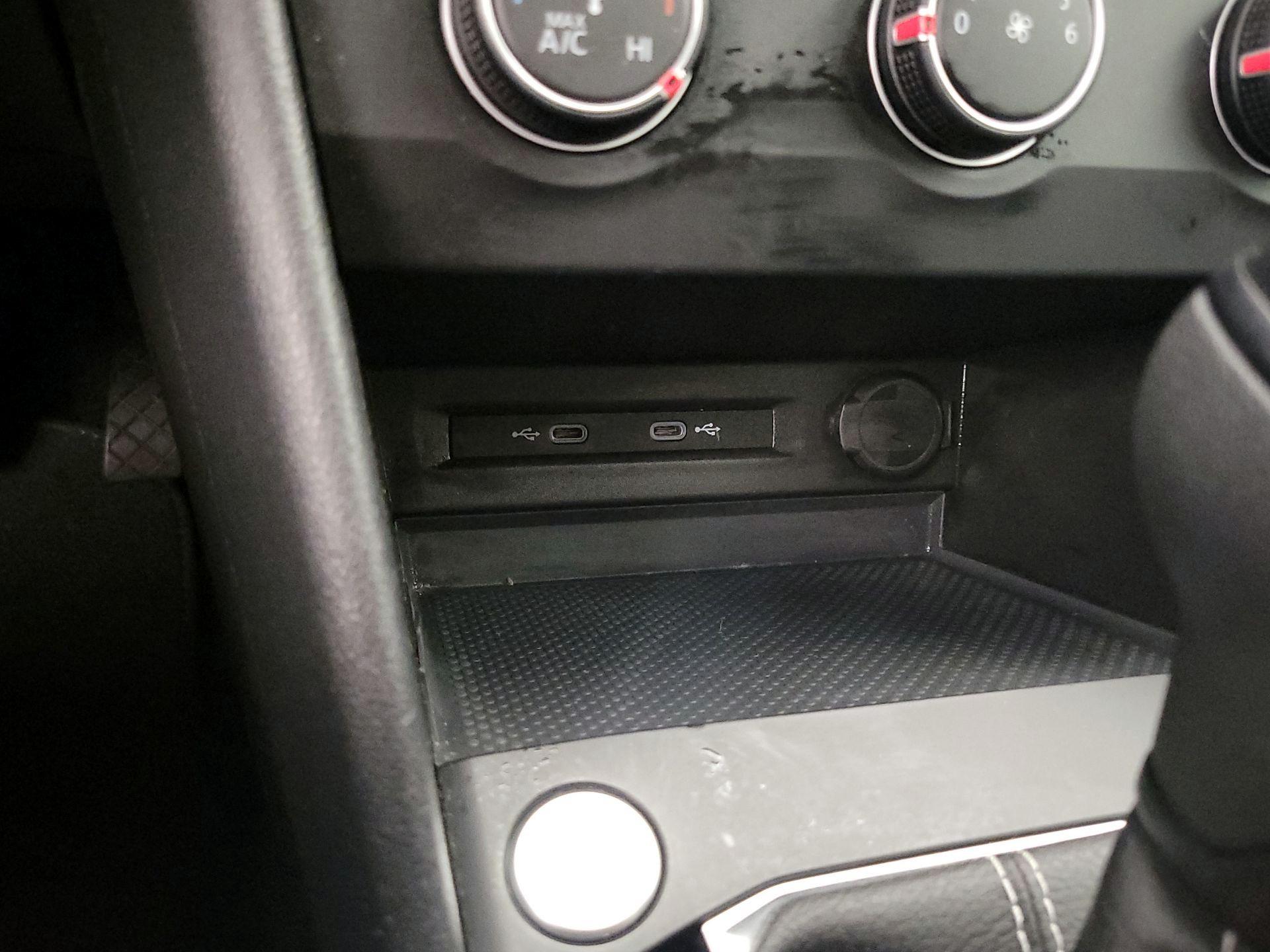 Thumbnail: 2022 Volkswagen Taos - 18