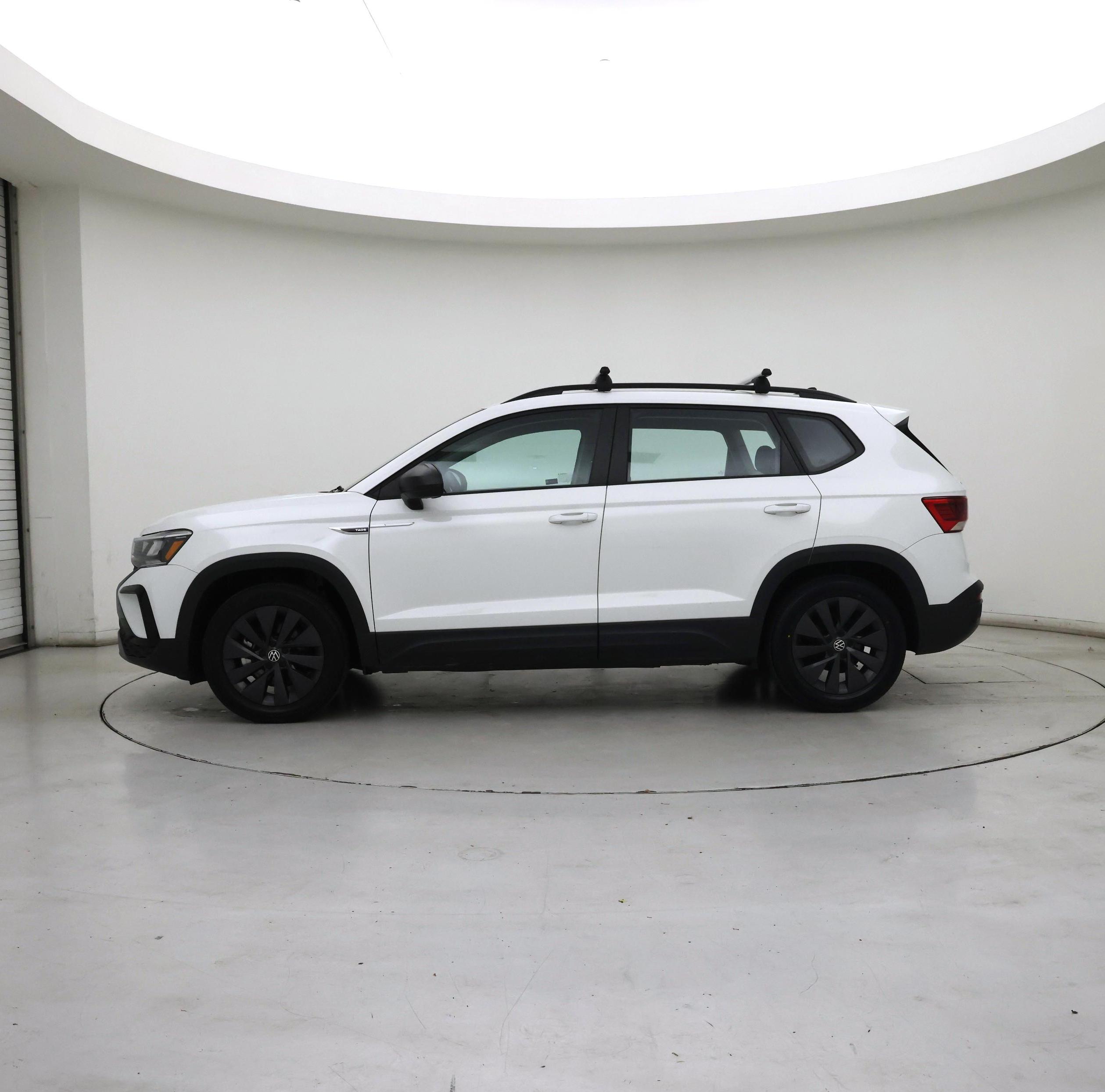 Thumbnail: 2022 Volkswagen Taos - 3