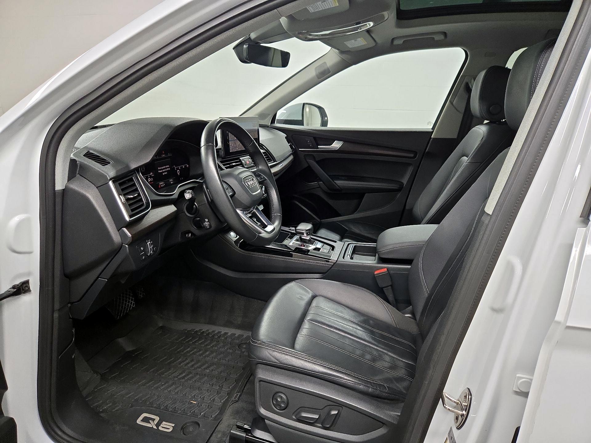 Thumbnail: 2022 Audi Q5 - 11