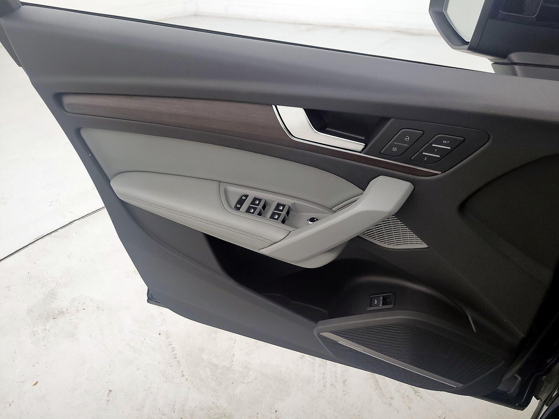 Thumbnail: 2023 Audi Q5 - 12