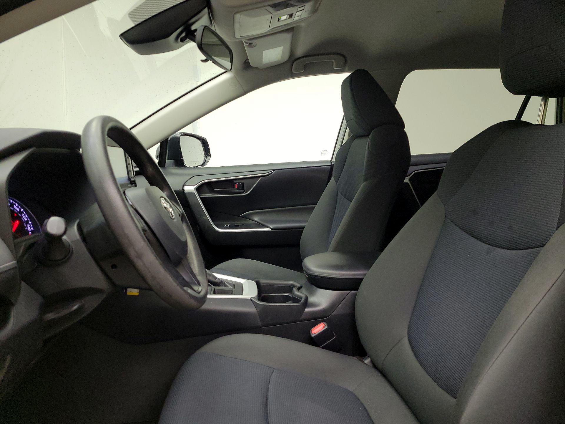 Thumbnail: 2021 Toyota RAV4 - 11