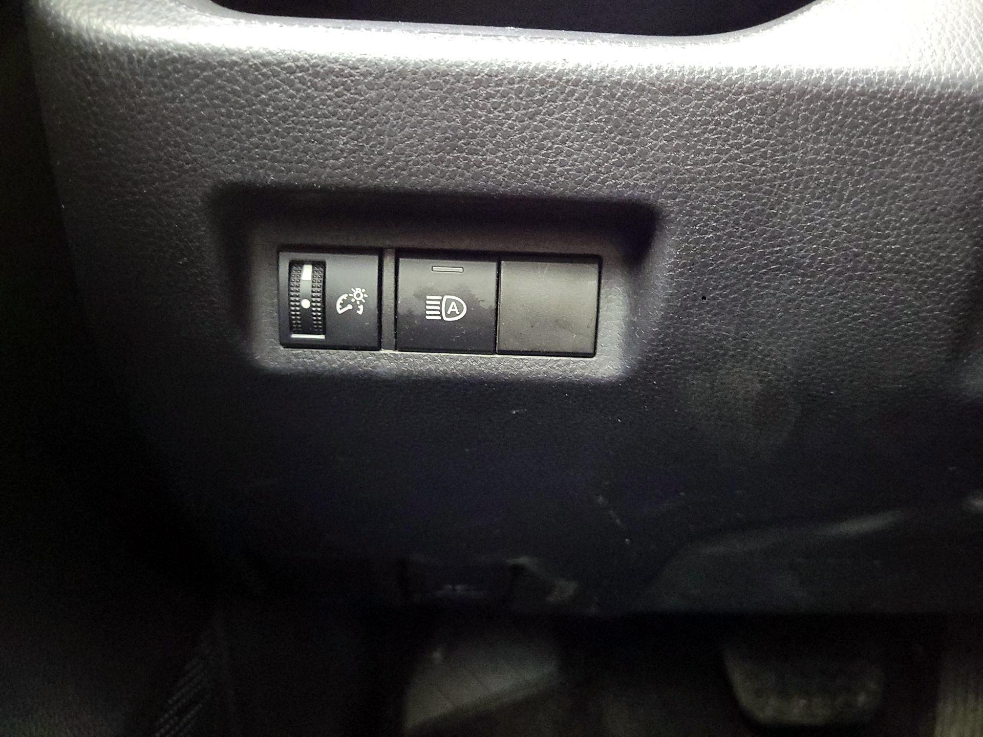 Thumbnail: 2021 Toyota RAV4 - 13