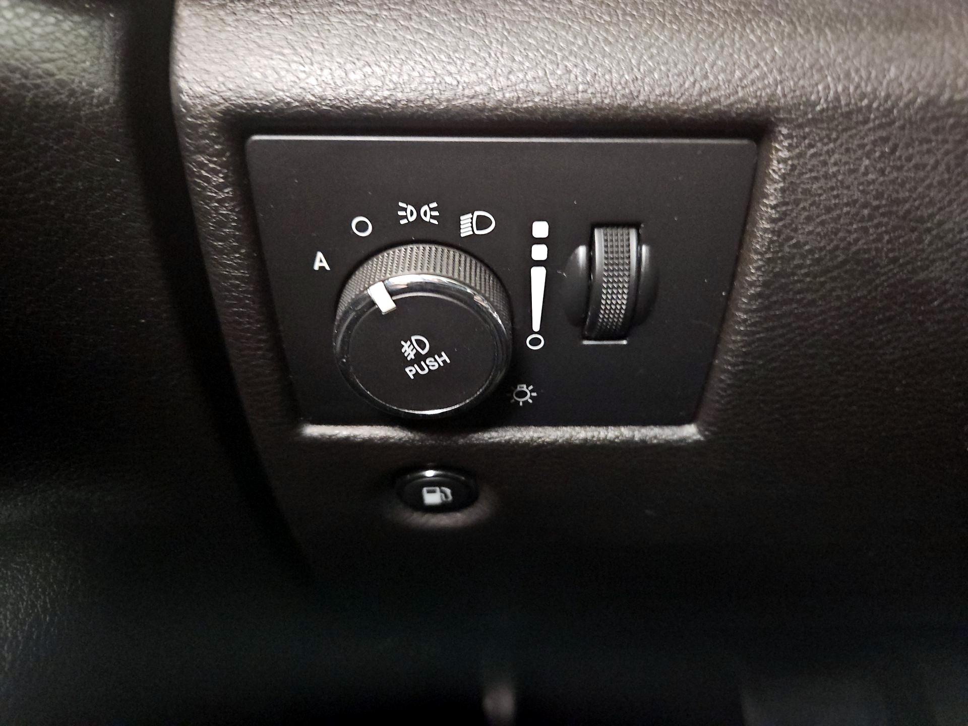 Thumbnail: 2018 Jeep Grand Cherokee - 13