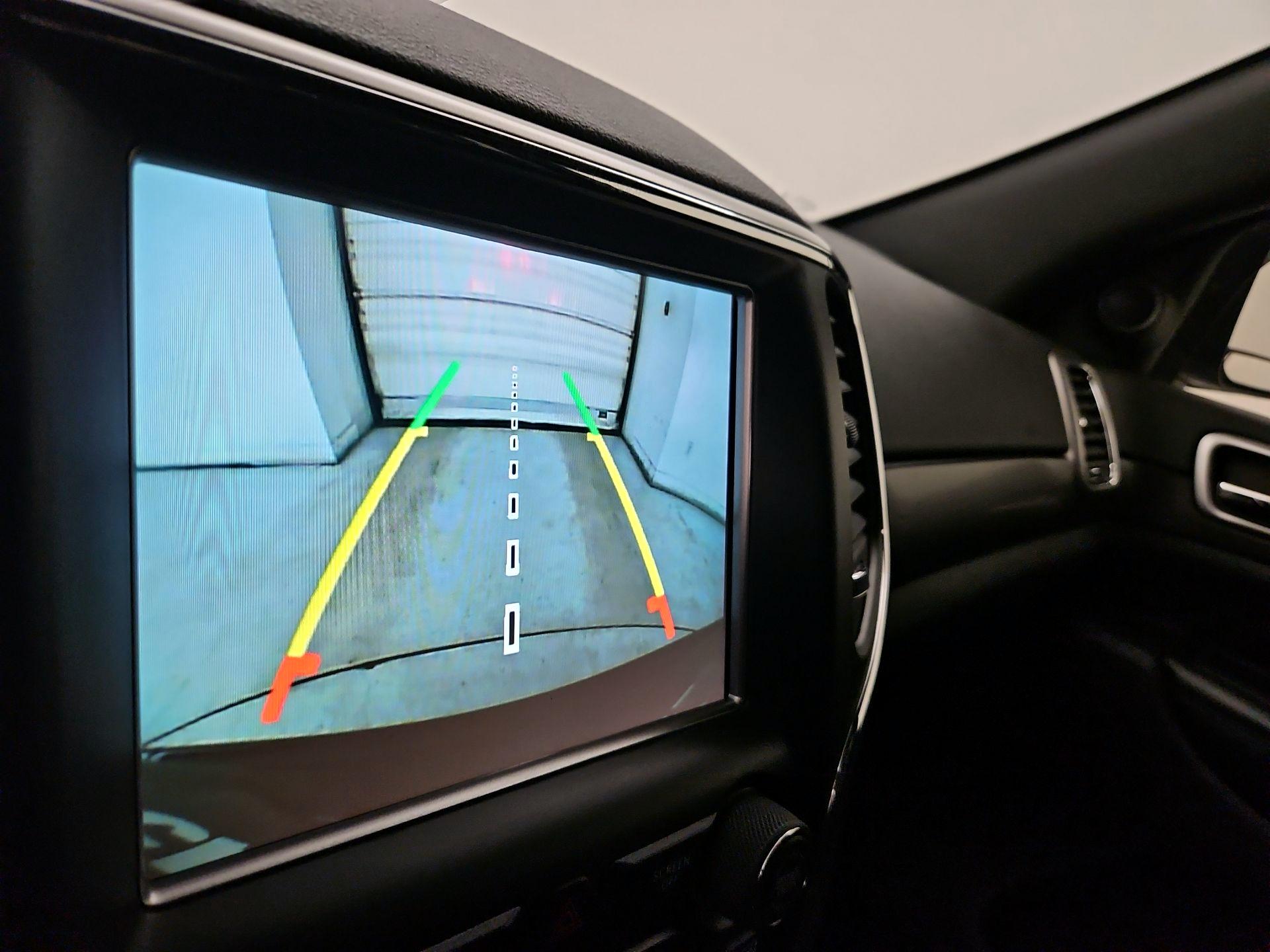 Thumbnail: 2018 Jeep Grand Cherokee - 15