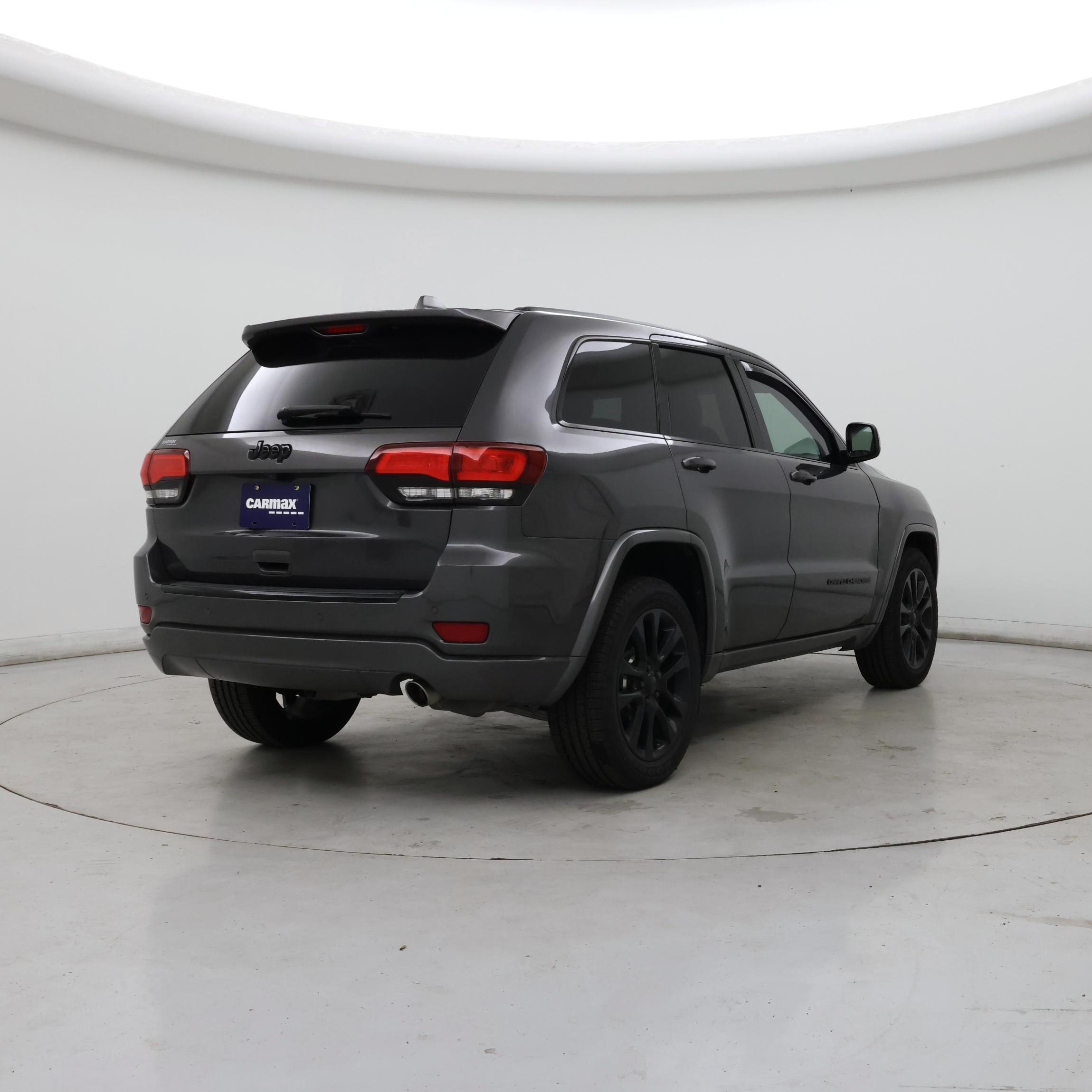 Thumbnail: 2018 Jeep Grand Cherokee - 8