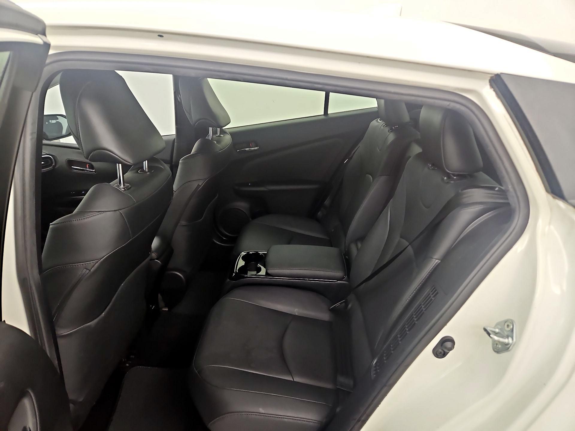 Thumbnail: 2018 Toyota Prius Prime - 19