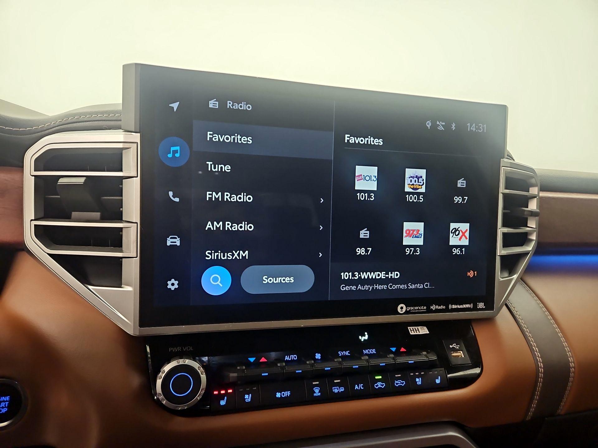 Thumbnail: 2024 Toyota Tundra - 15