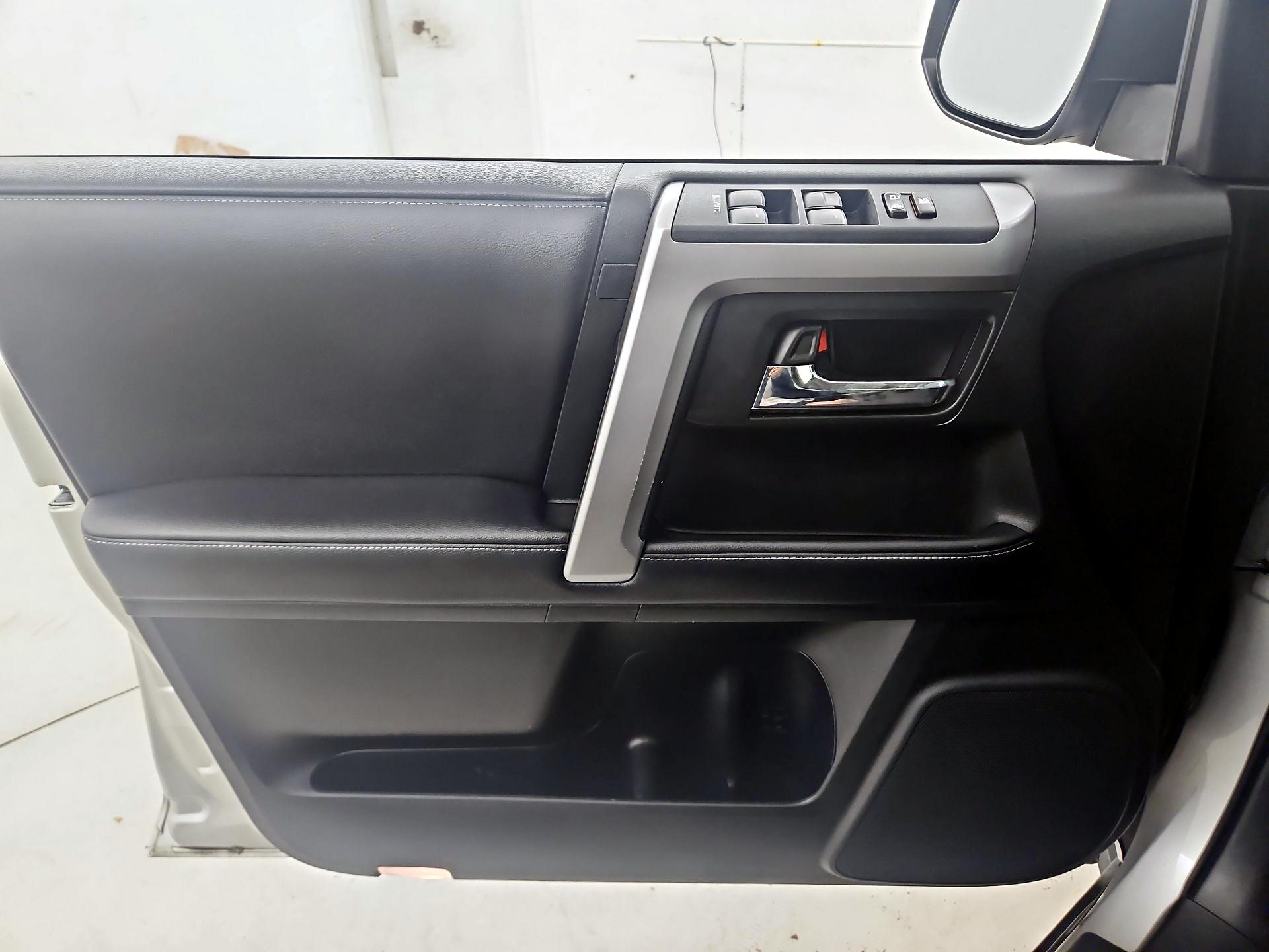 Thumbnail: 2019 Toyota 4Runner - 12