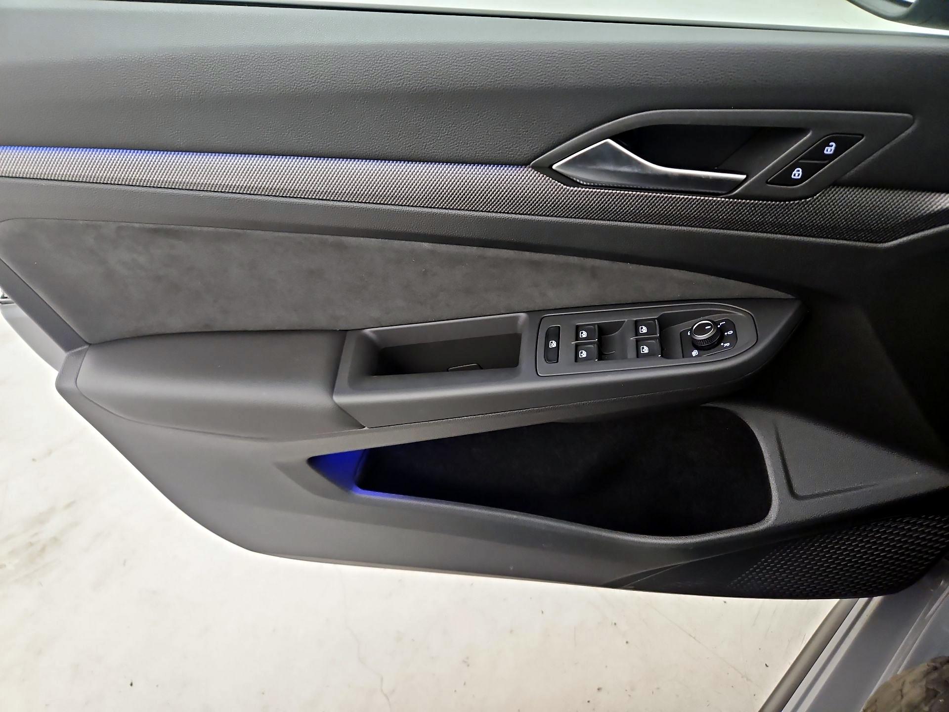 Thumbnail: 2025 Volkswagen Golf - 12