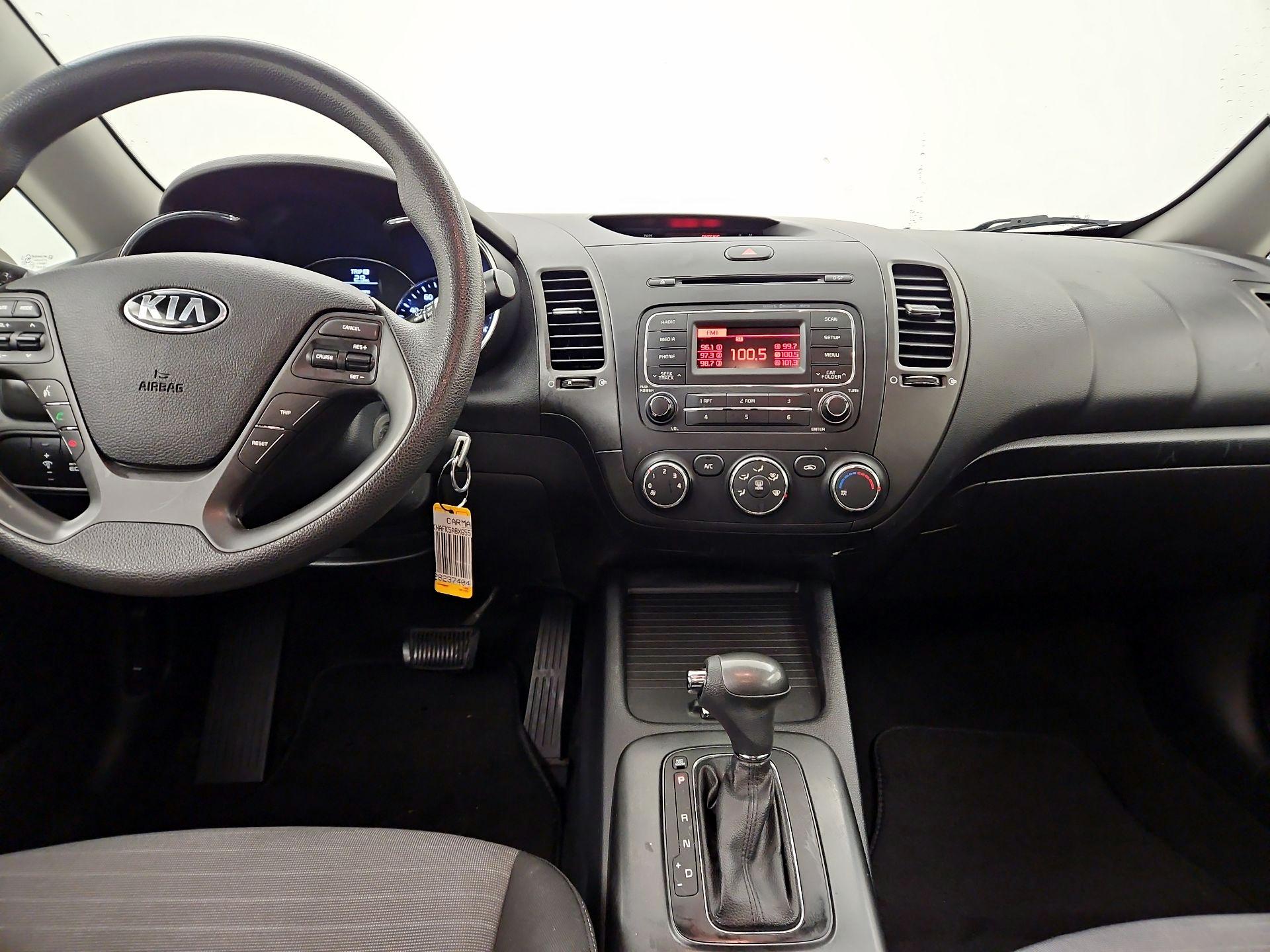 Thumbnail: 2016 Kia Forte - 9