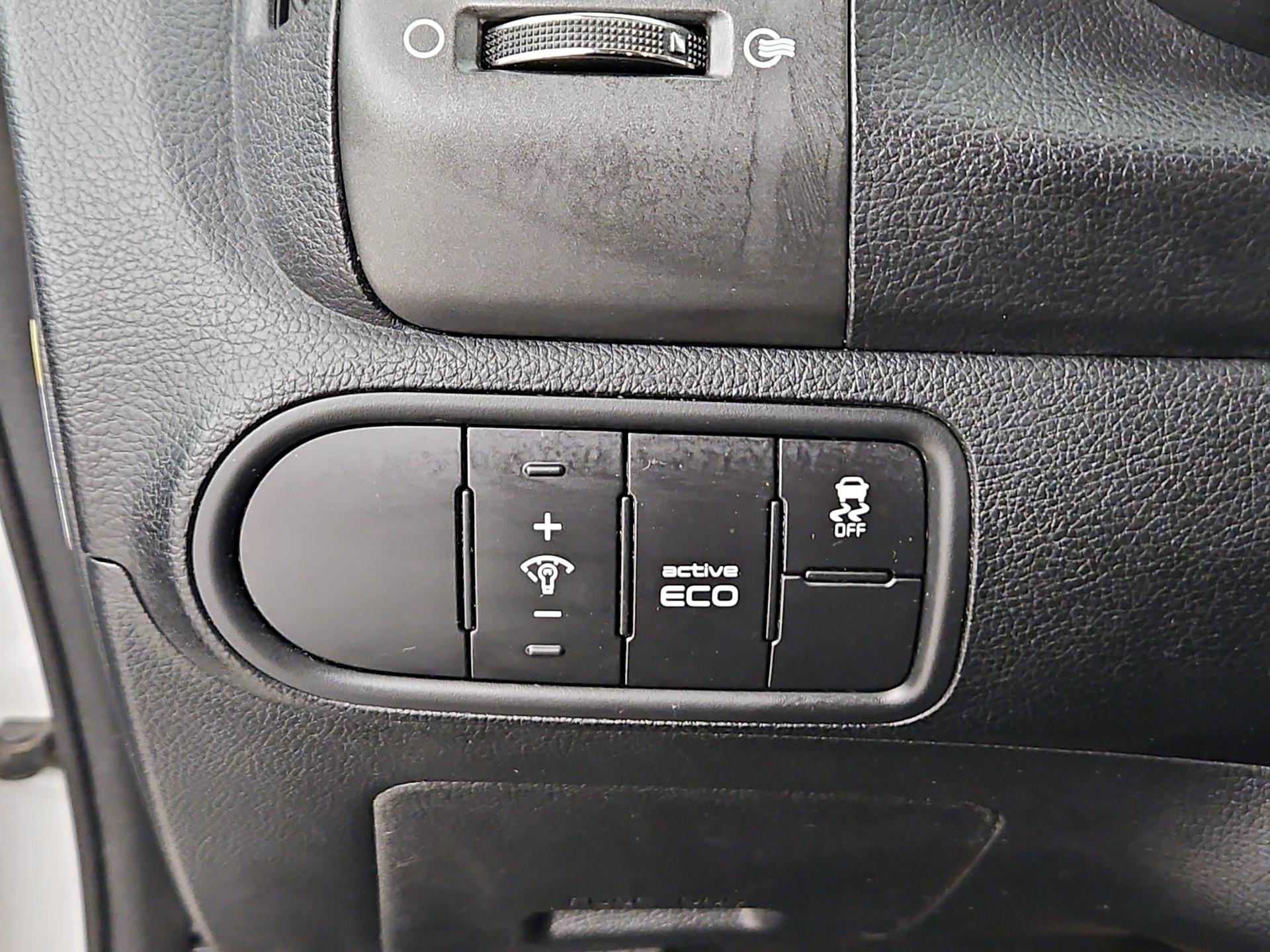 Thumbnail: 2016 Kia Forte - 13