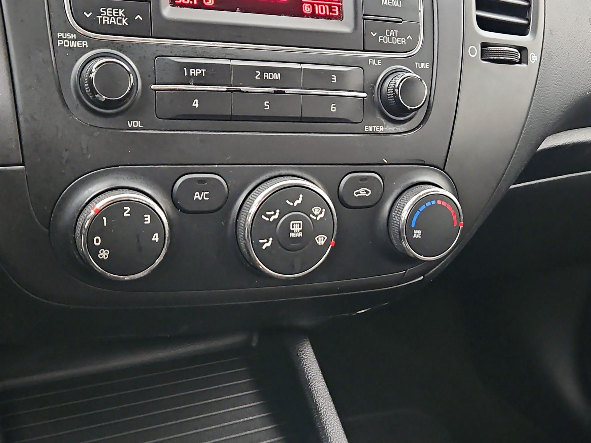 Thumbnail: 2016 Kia Forte - 15