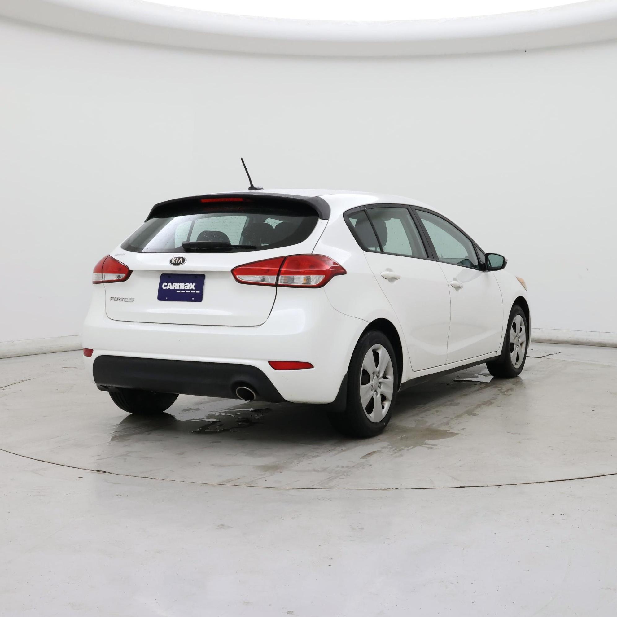 Thumbnail: 2016 Kia Forte - 8