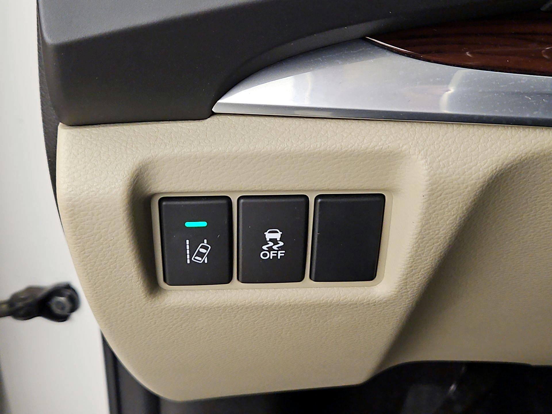 Thumbnail: 2016 Acura MDX - 13