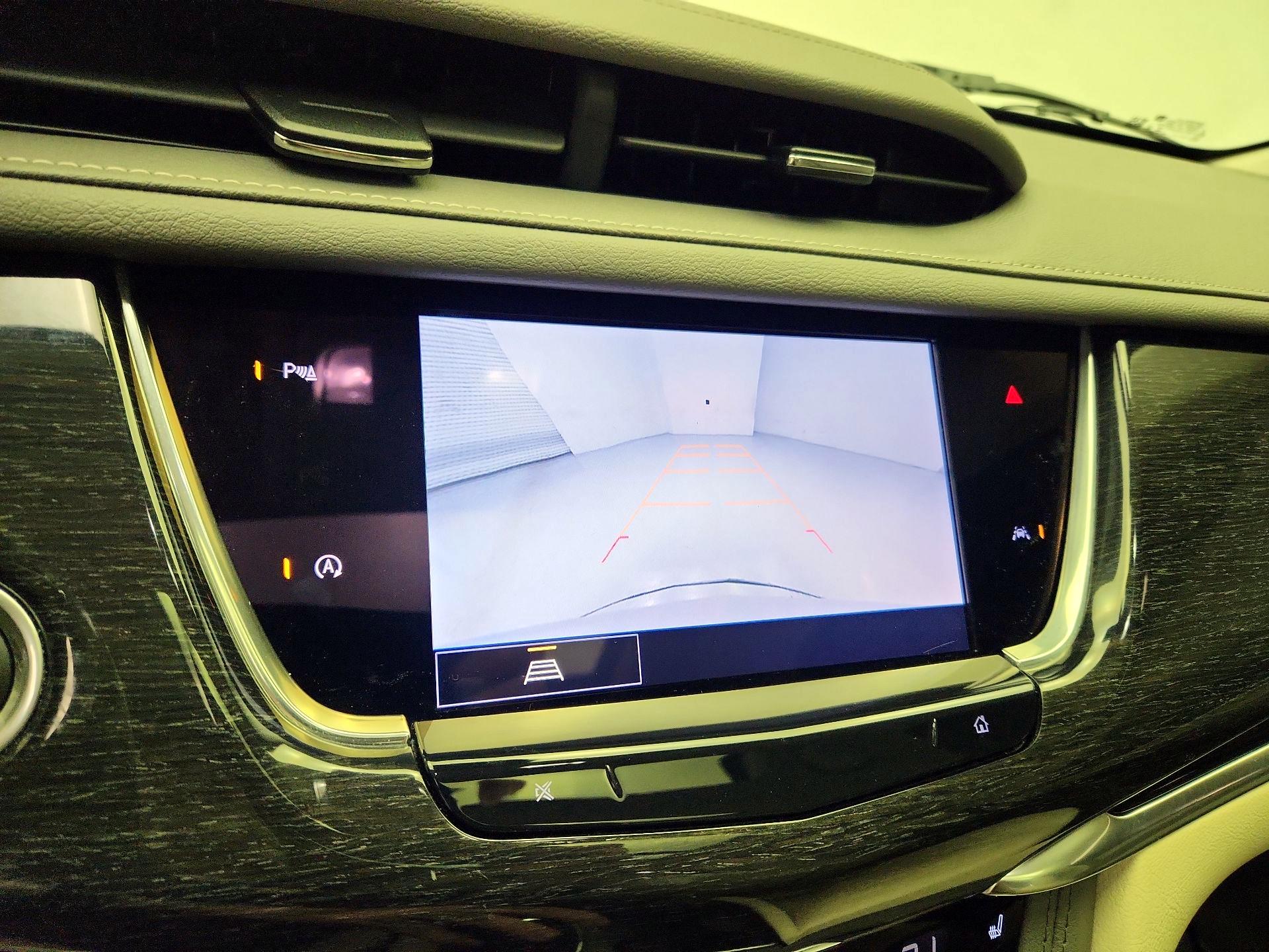 Thumbnail: 2022 Cadillac XT6 - 14